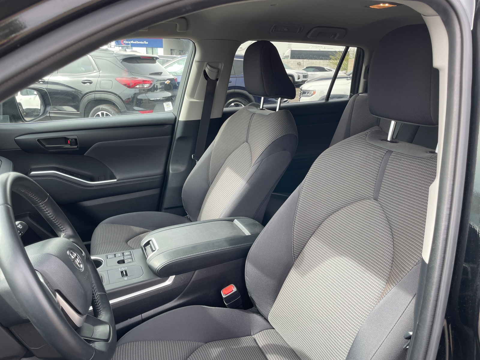 Thumbnail: 2025 Toyota Highlander - 2