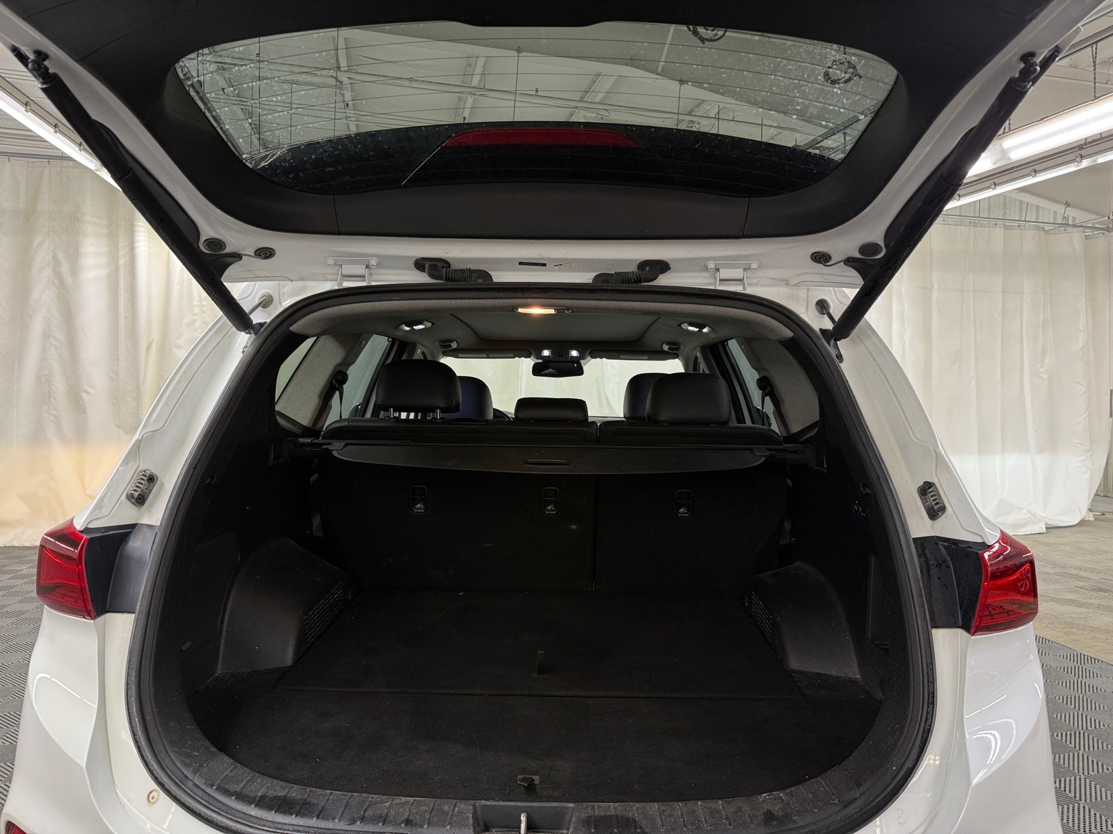 Thumbnail: 2020 Hyundai Santa Fe - 6