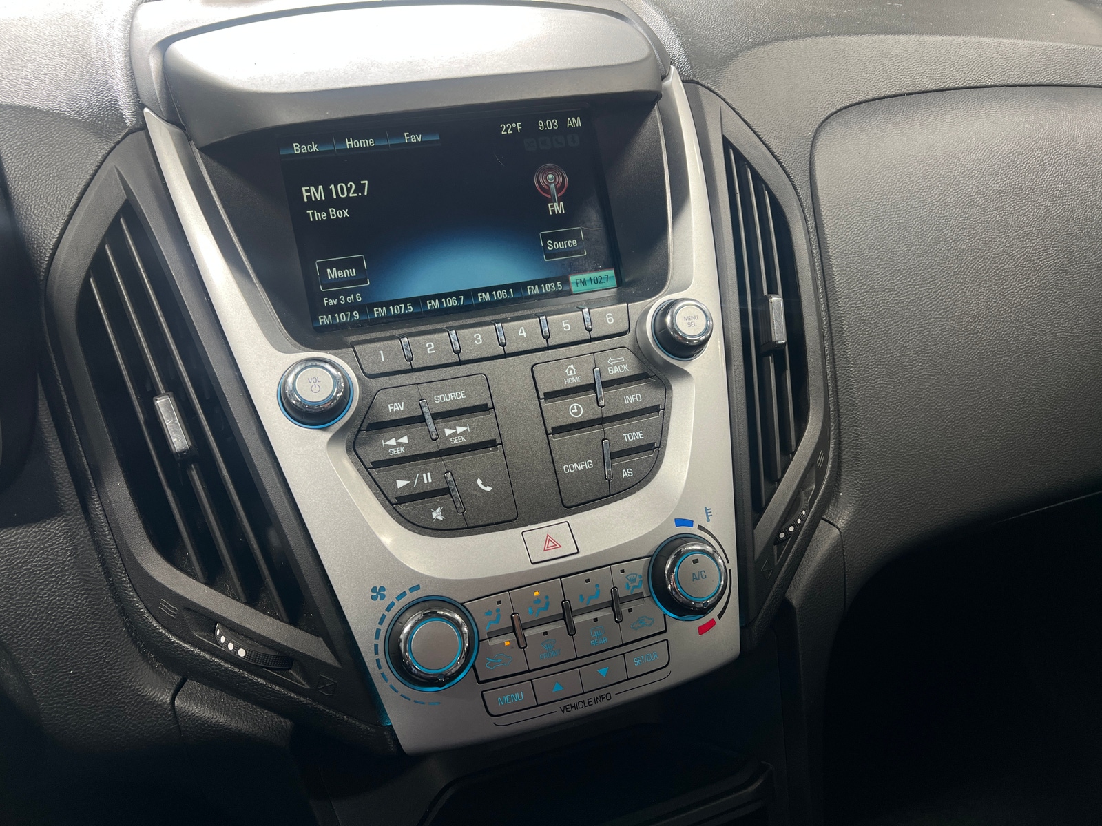 Thumbnail: 2017 Chevrolet Equinox - 4