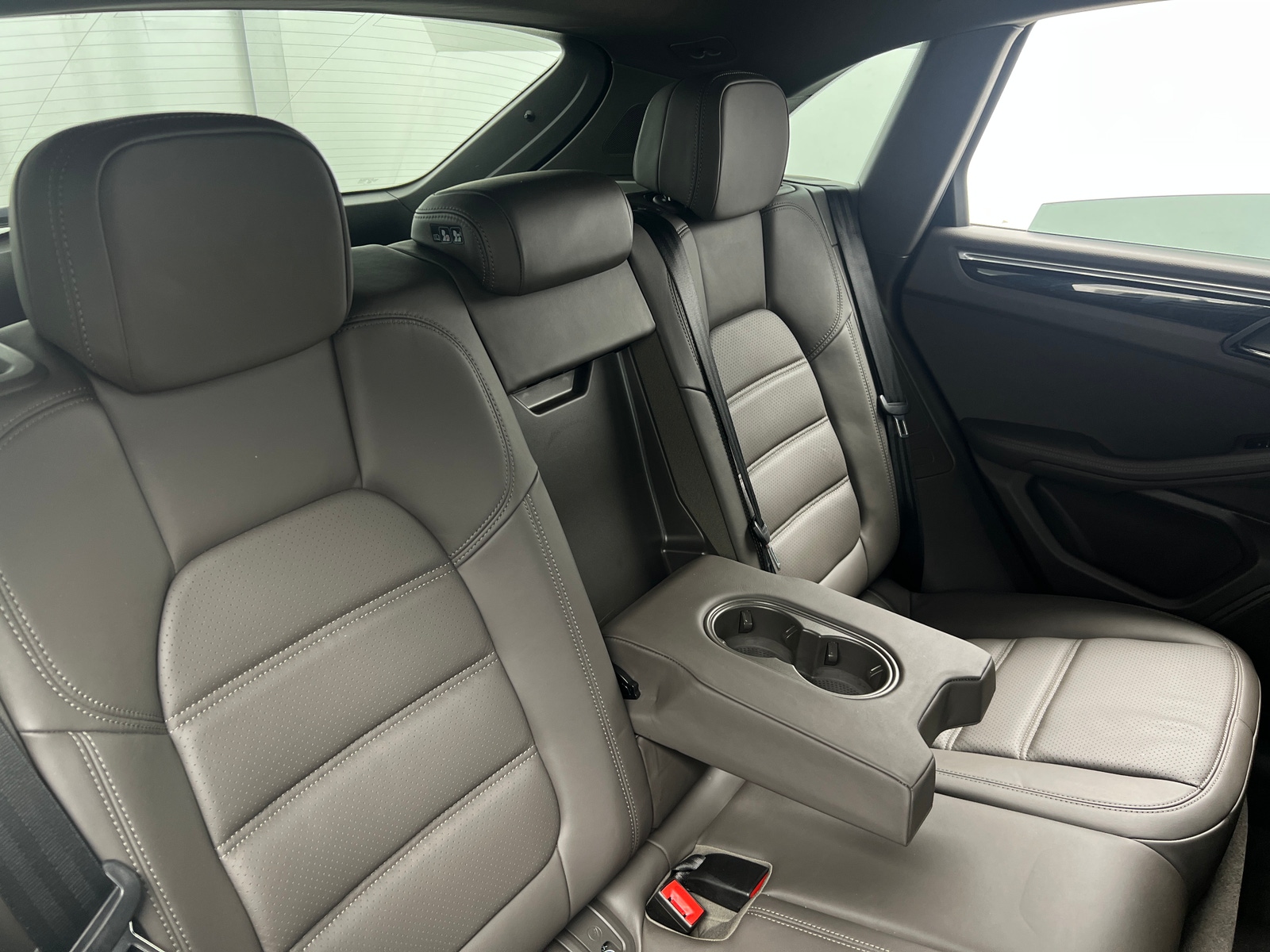 Thumbnail: 2021 Porsche Macan - 5