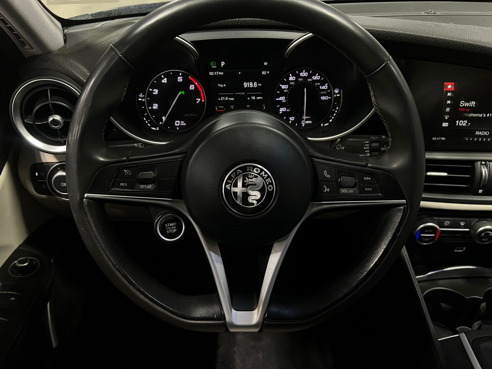 Thumbnail: 2019 Alfa Romeo Giulia - 4