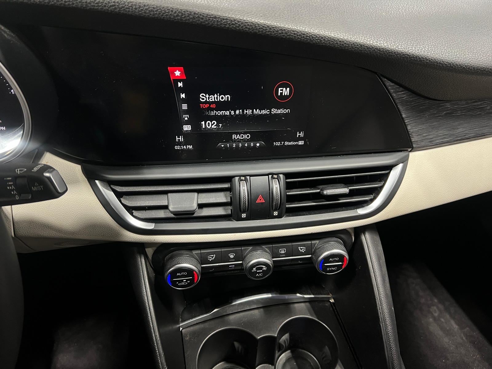 Thumbnail: 2019 Alfa Romeo Giulia - 3