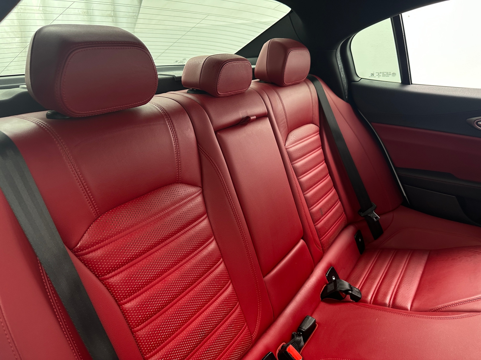 Thumbnail: 2021 Alfa Romeo Giulia - 5