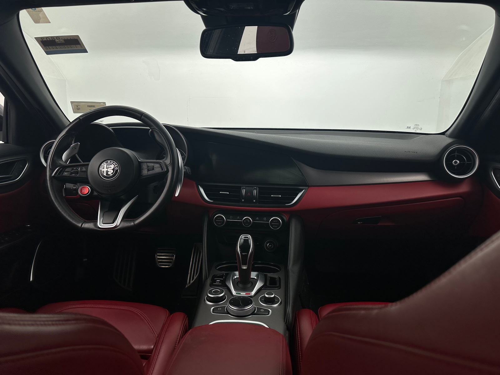 Thumbnail: 2021 Alfa Romeo Giulia - 2