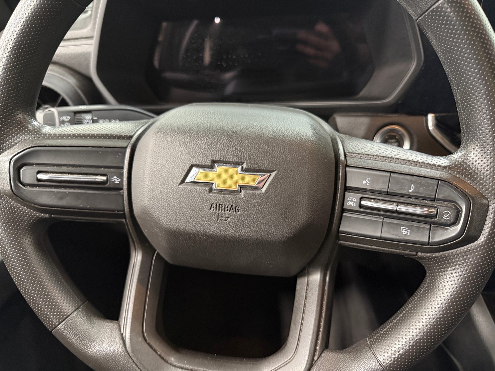 Thumbnail: 2024 Chevrolet Colorado - 5