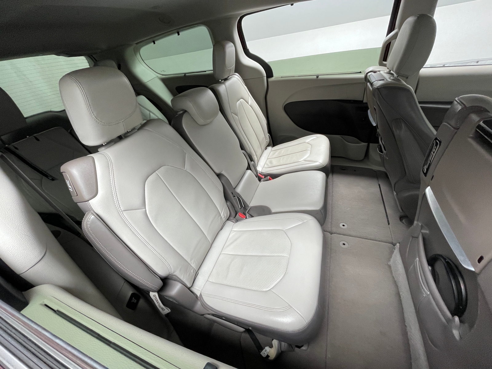 Thumbnail: 2017 Chrysler Pacifica - 5