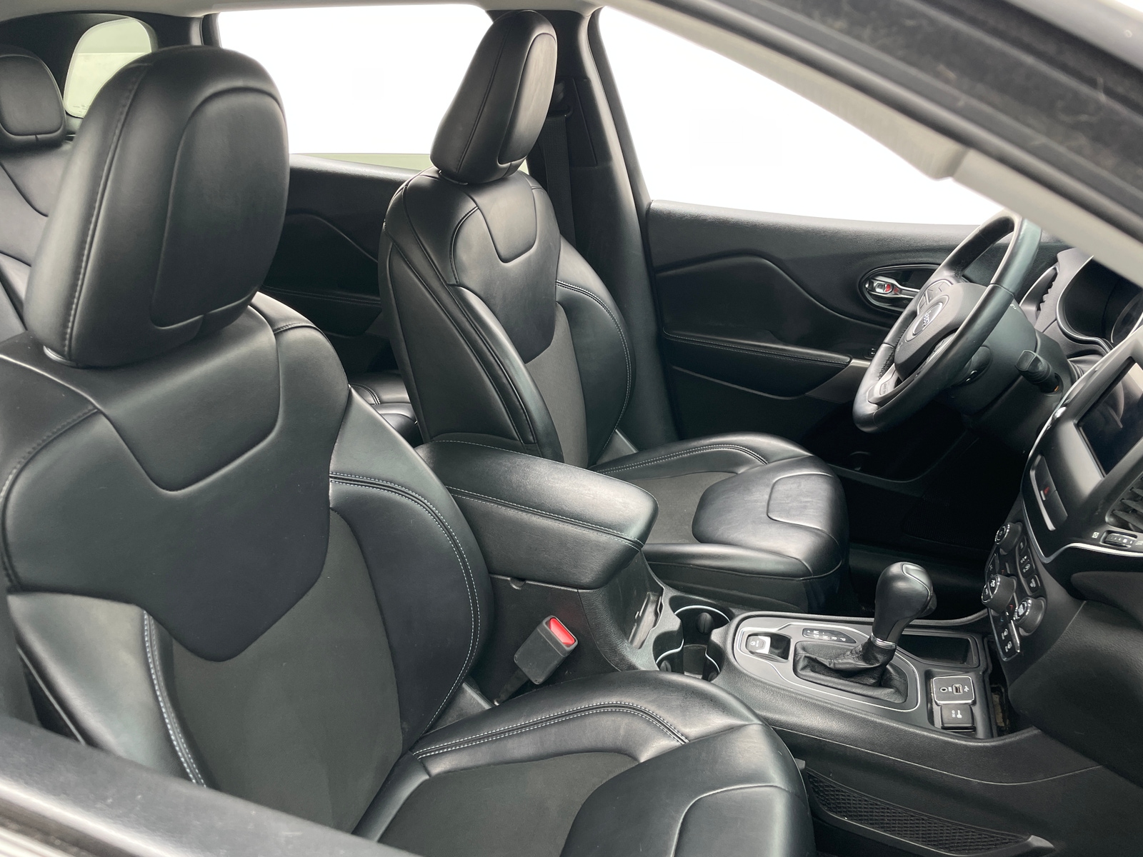 Thumbnail: 2019 Jeep Cherokee - 2