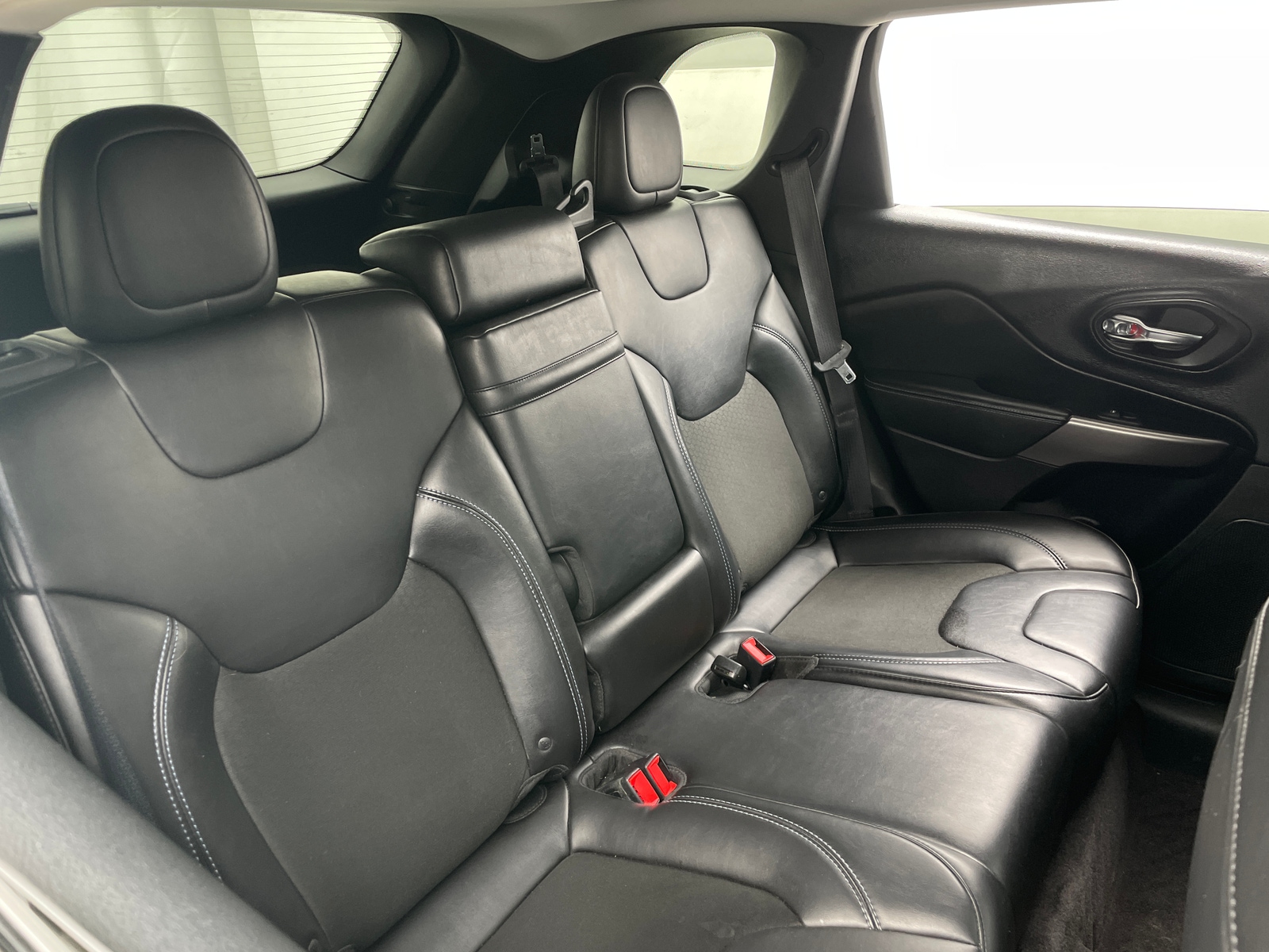 Thumbnail: 2019 Jeep Cherokee - 6