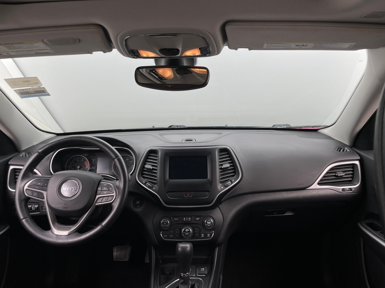 Thumbnail: 2019 Jeep Cherokee - 3