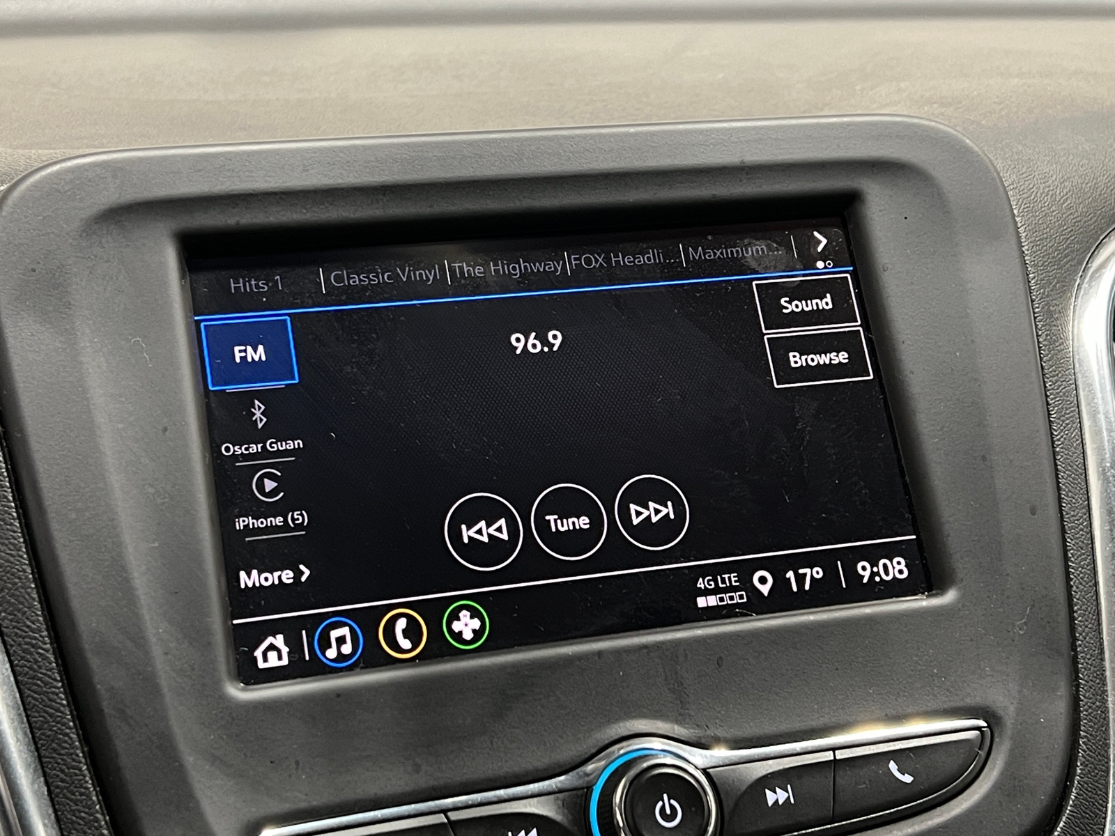 Thumbnail: 2023 Chevrolet Equinox - 4