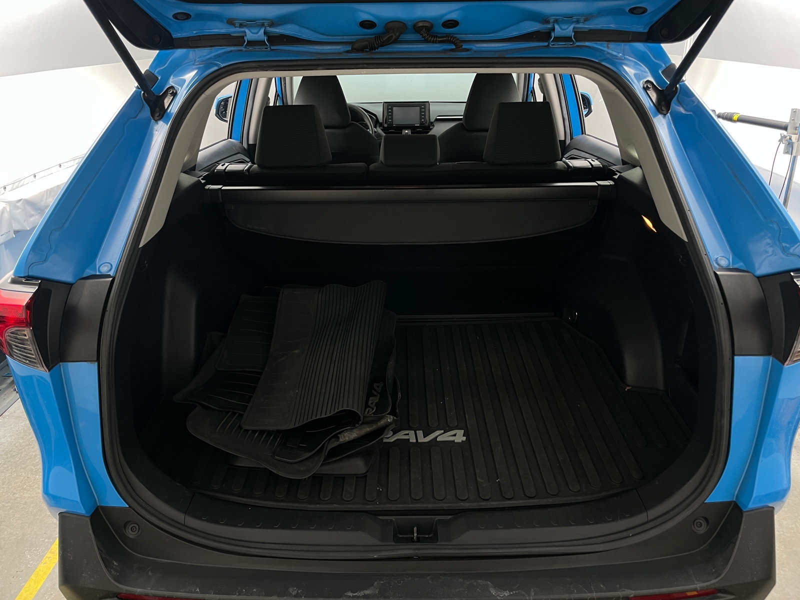 Thumbnail: 2021 Toyota RAV4 - 7