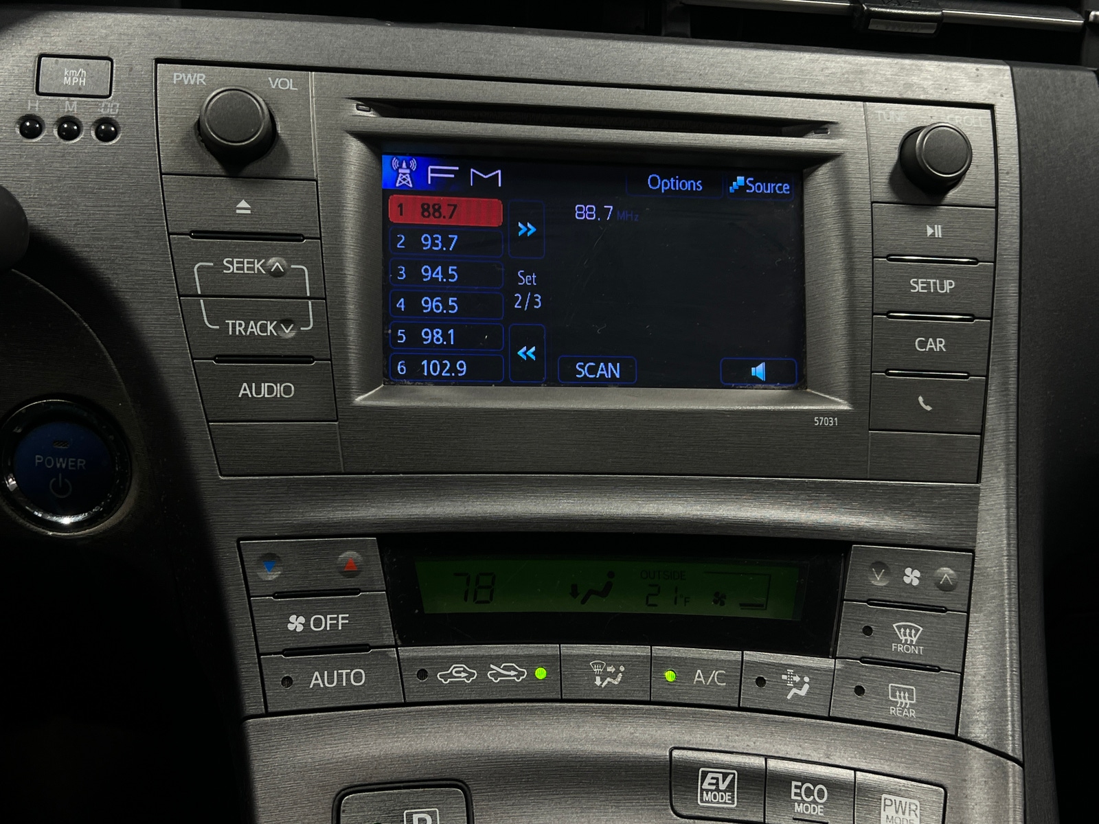 Thumbnail: 2013 Toyota Prius - 4