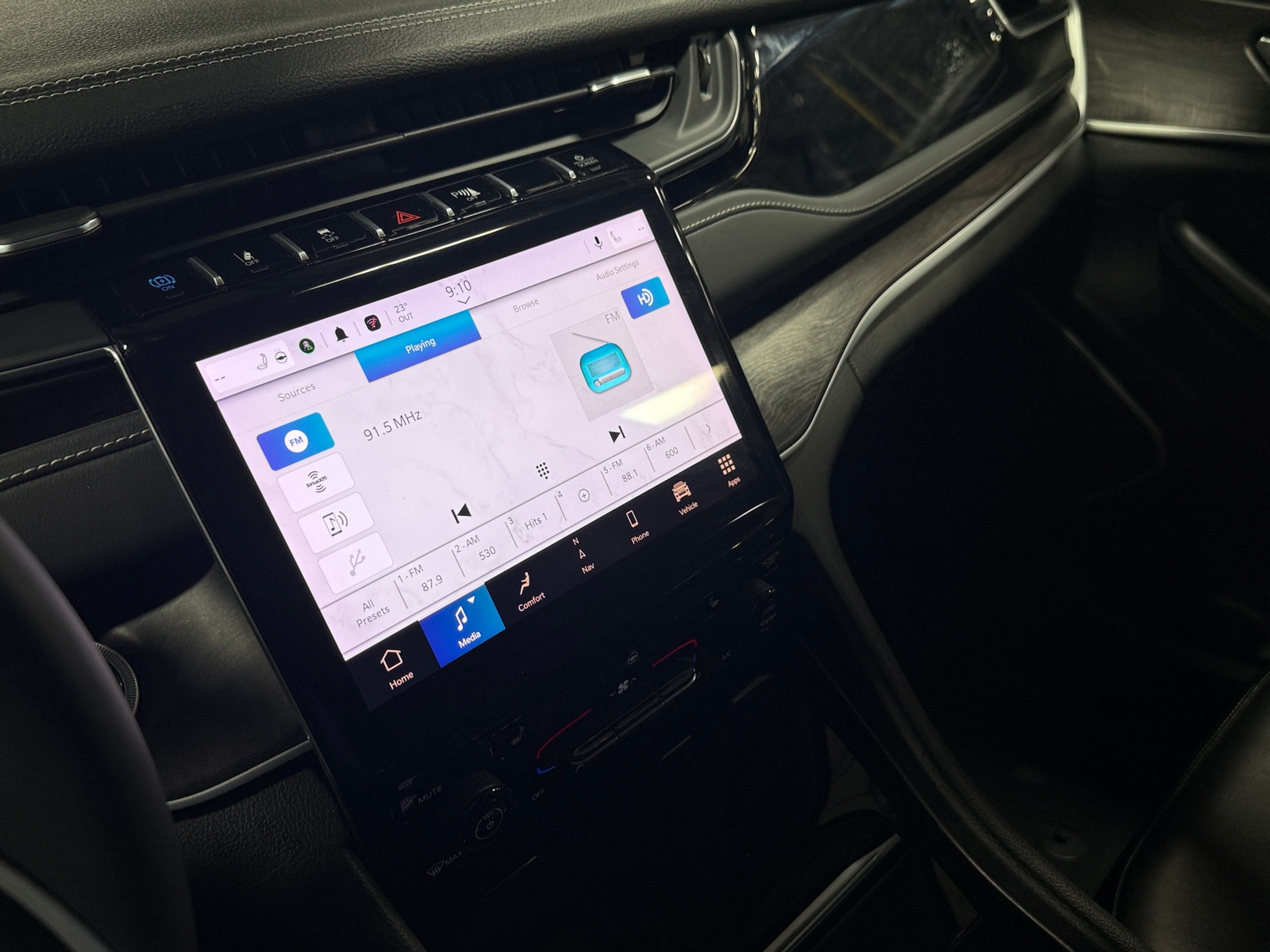 Thumbnail: 2024 Jeep Grand Cherokee - 3