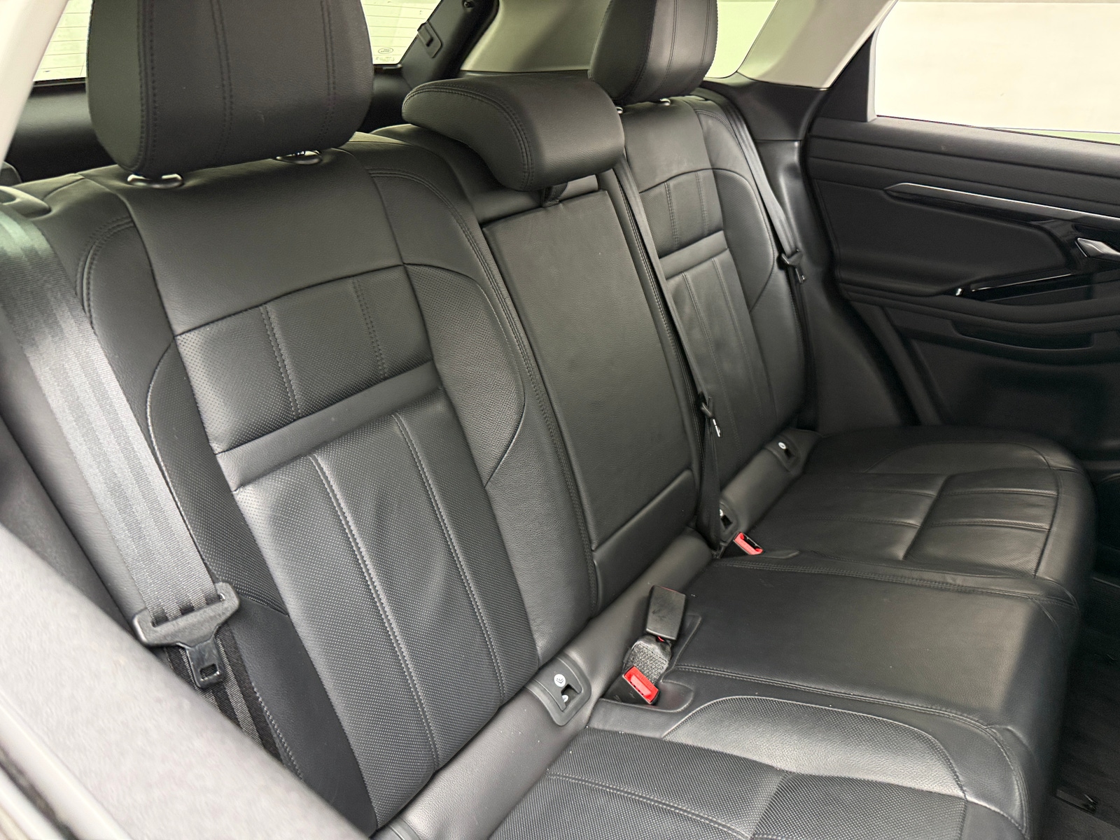 Thumbnail: 2020 Land Rover Range Rover Evoque - 5