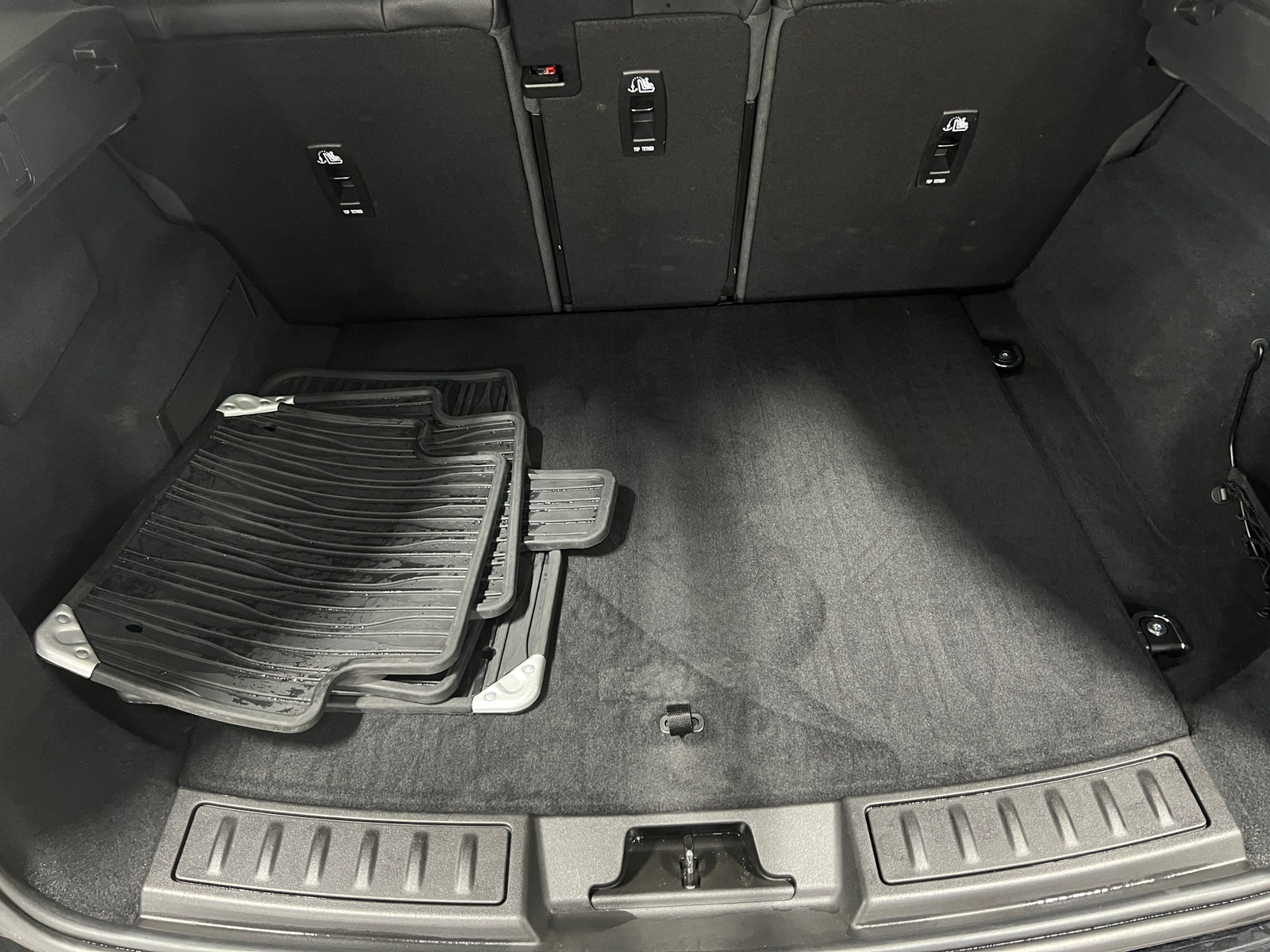 Thumbnail: 2020 Land Rover Range Rover Evoque - 6