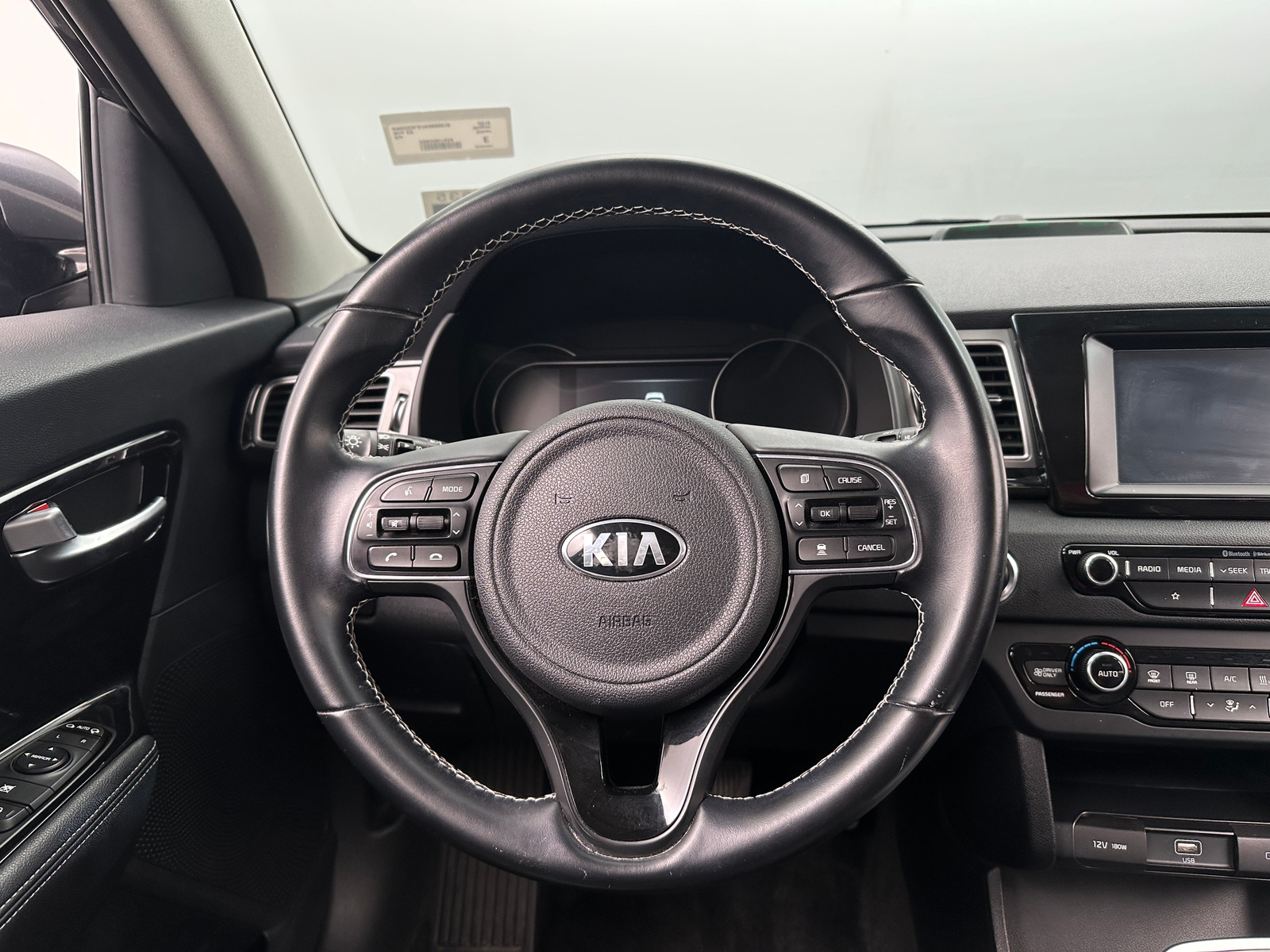 Thumbnail: 2019 Kia Niro - 5