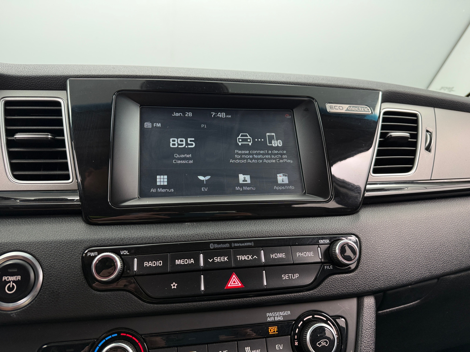 Thumbnail: 2019 Kia Niro - 4