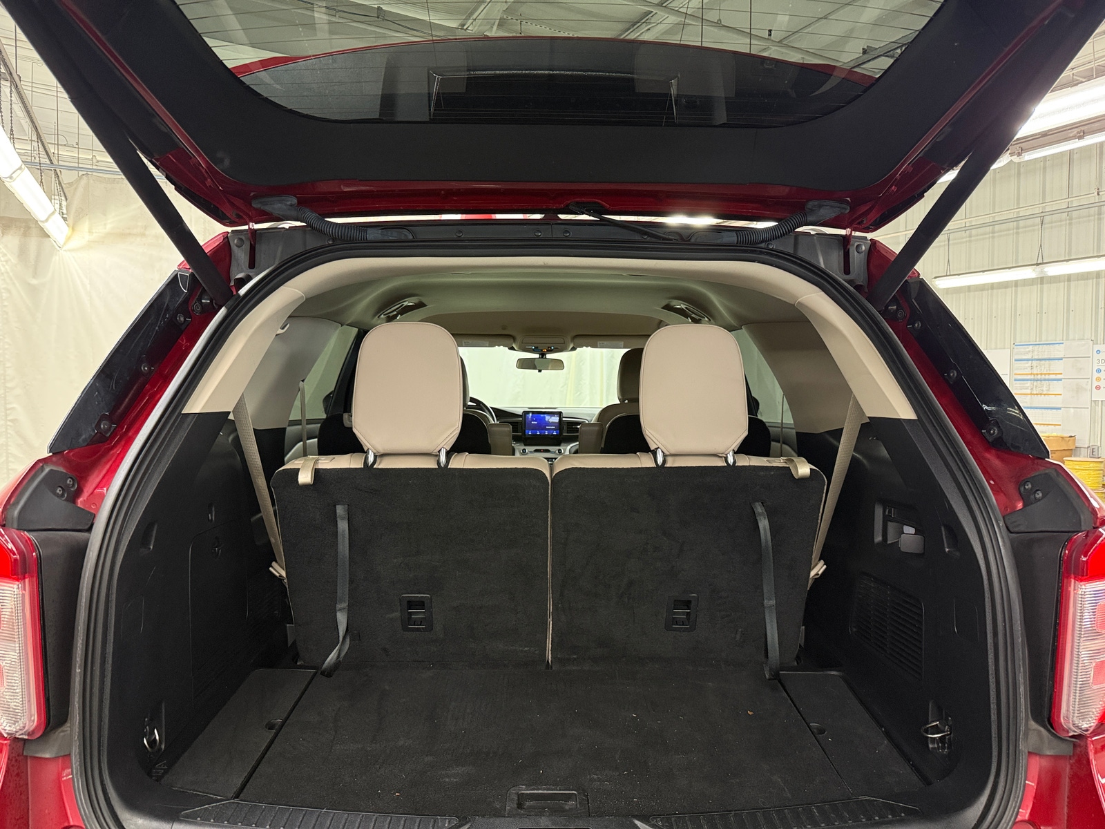 Thumbnail: 2021 Ford Explorer - 6