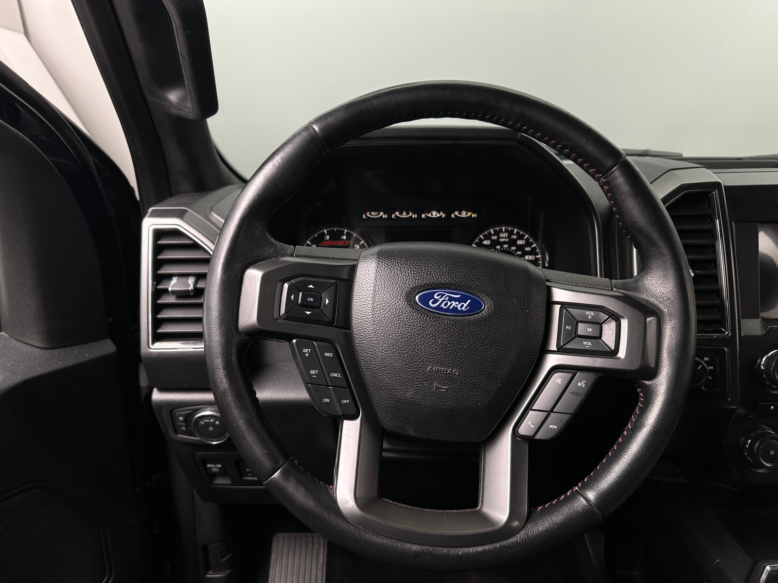 Thumbnail: 2018 Ford Econoline - 5