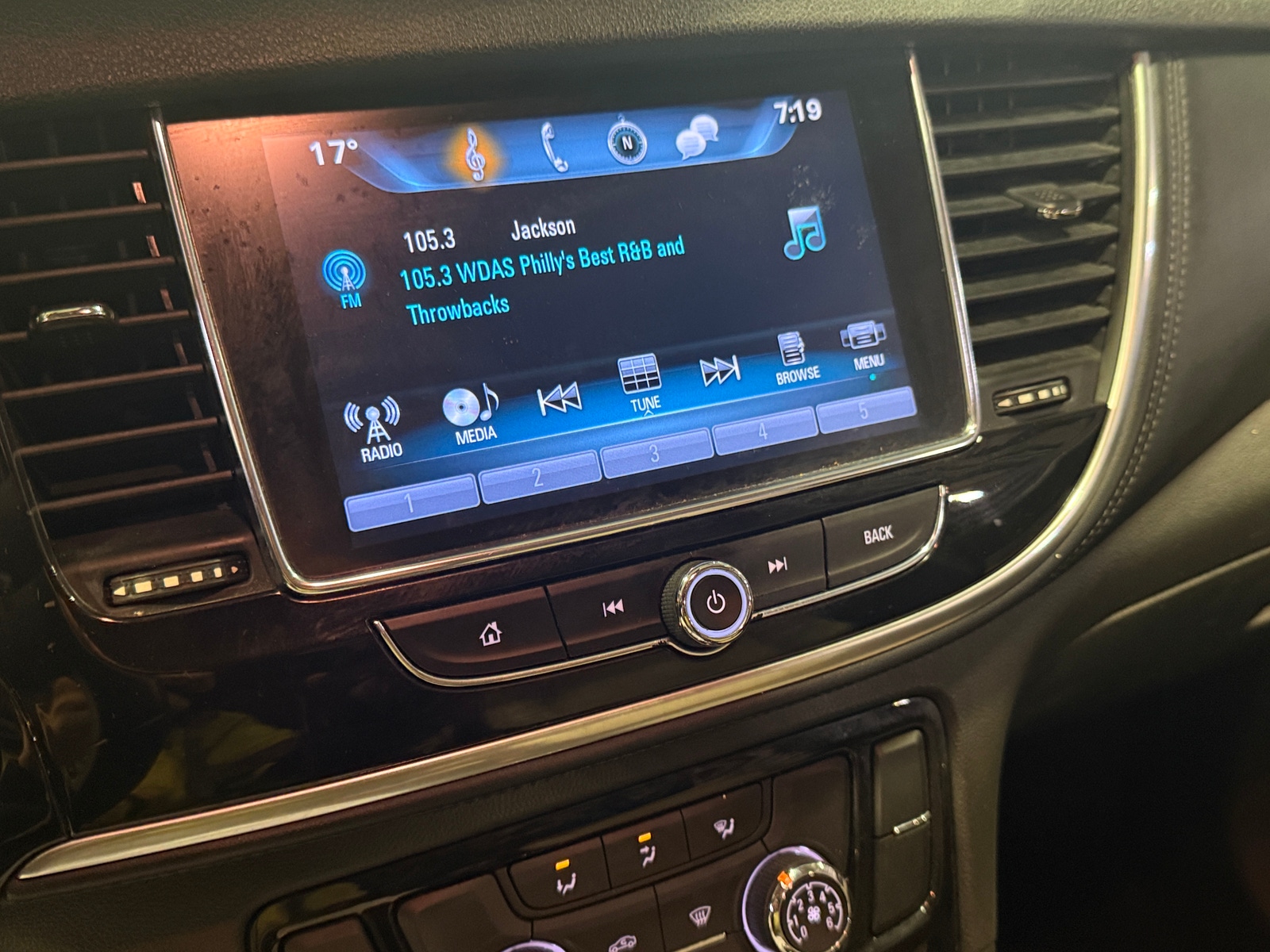 Thumbnail: 2020 Buick Encore - 3