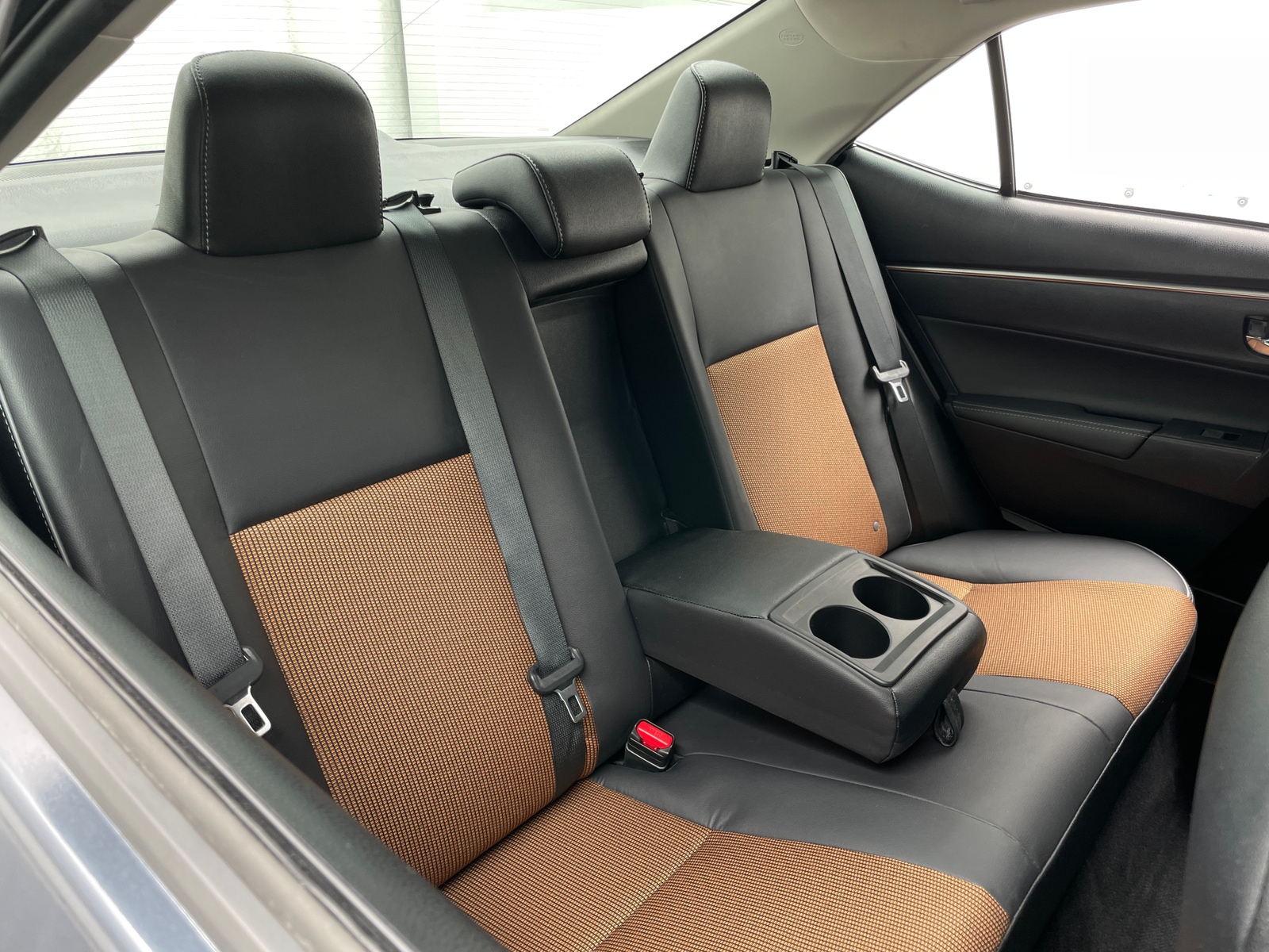 Thumbnail: 2015 Toyota Corolla - 6