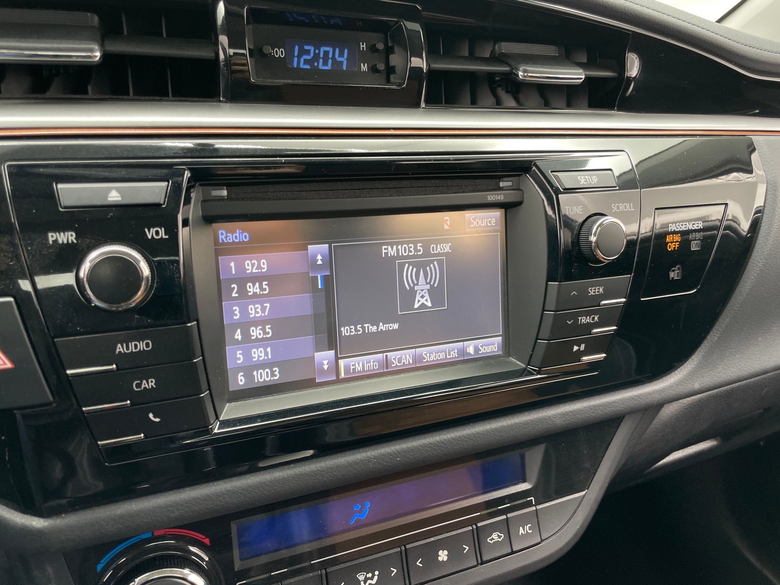 Thumbnail: 2015 Toyota Corolla - 4