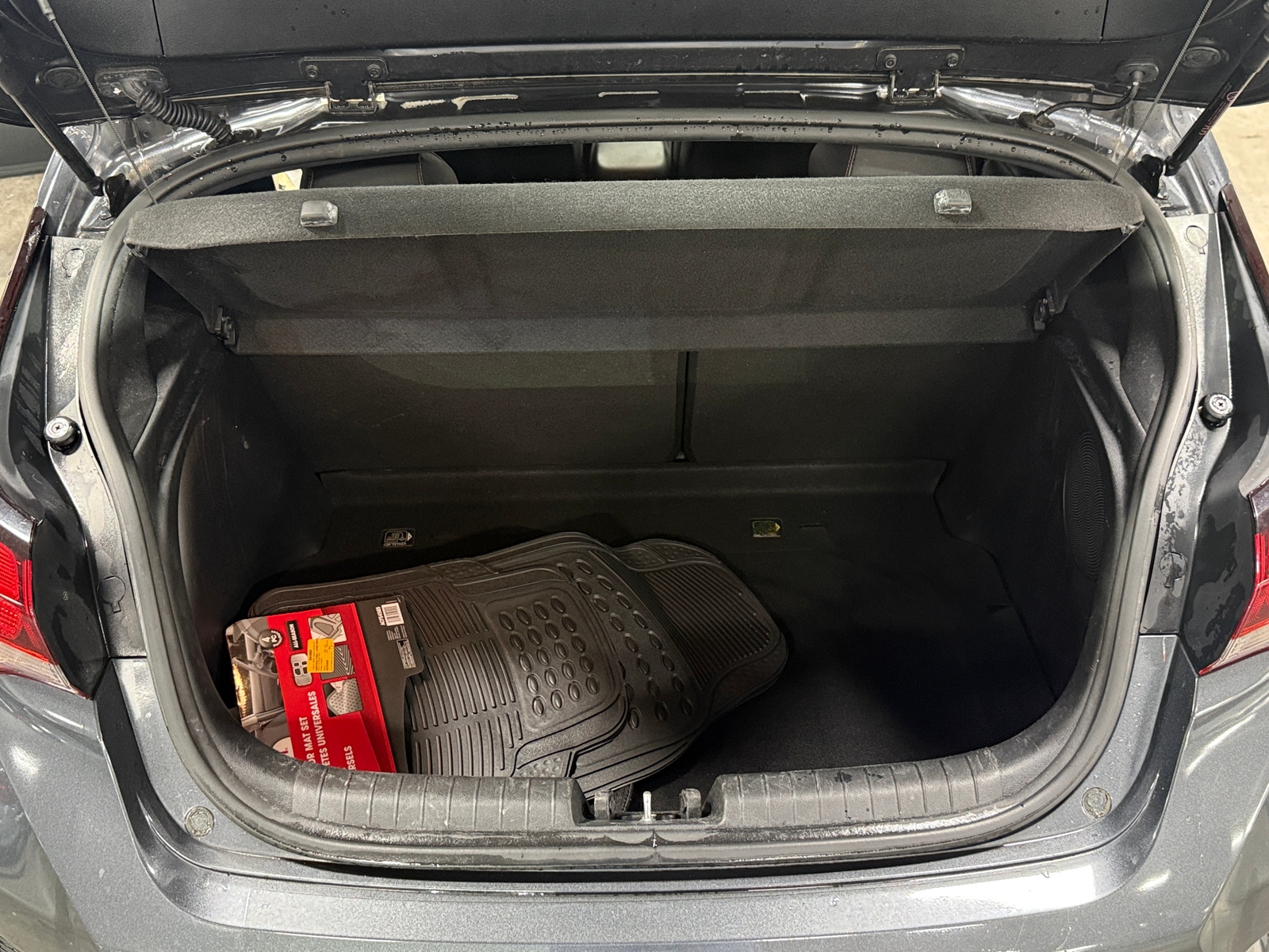 Thumbnail: 2020 Hyundai Veloster - 4