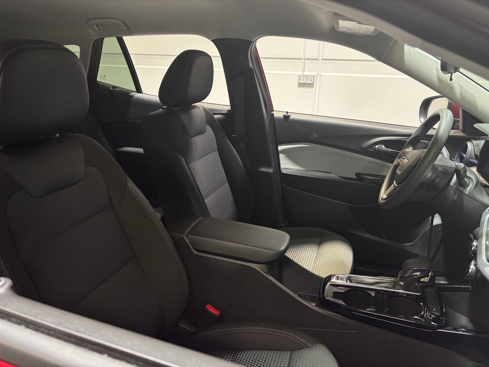 Thumbnail: 2025 Chevrolet Trax - 2