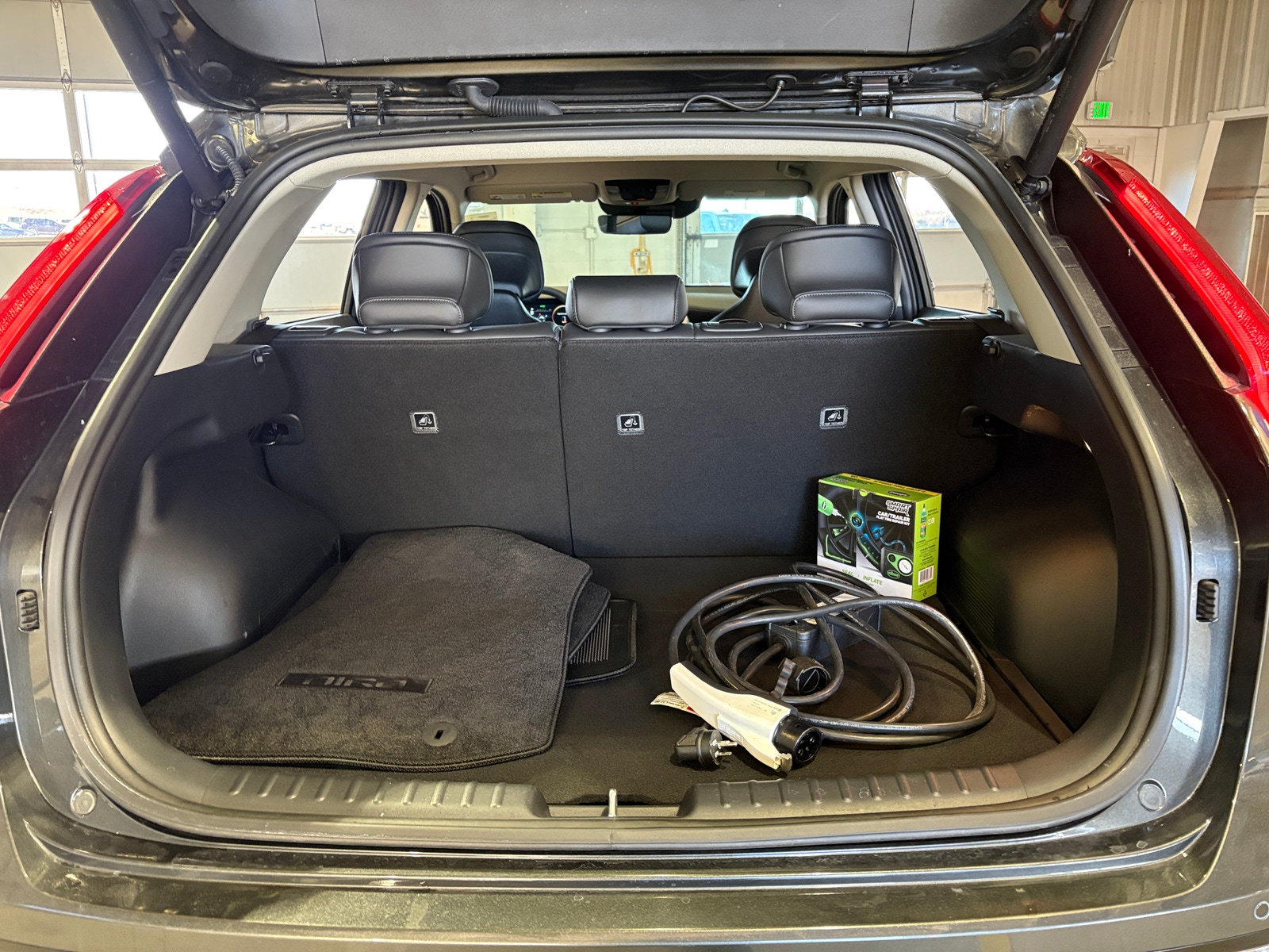 Thumbnail: 2025 Kia Niro - 7