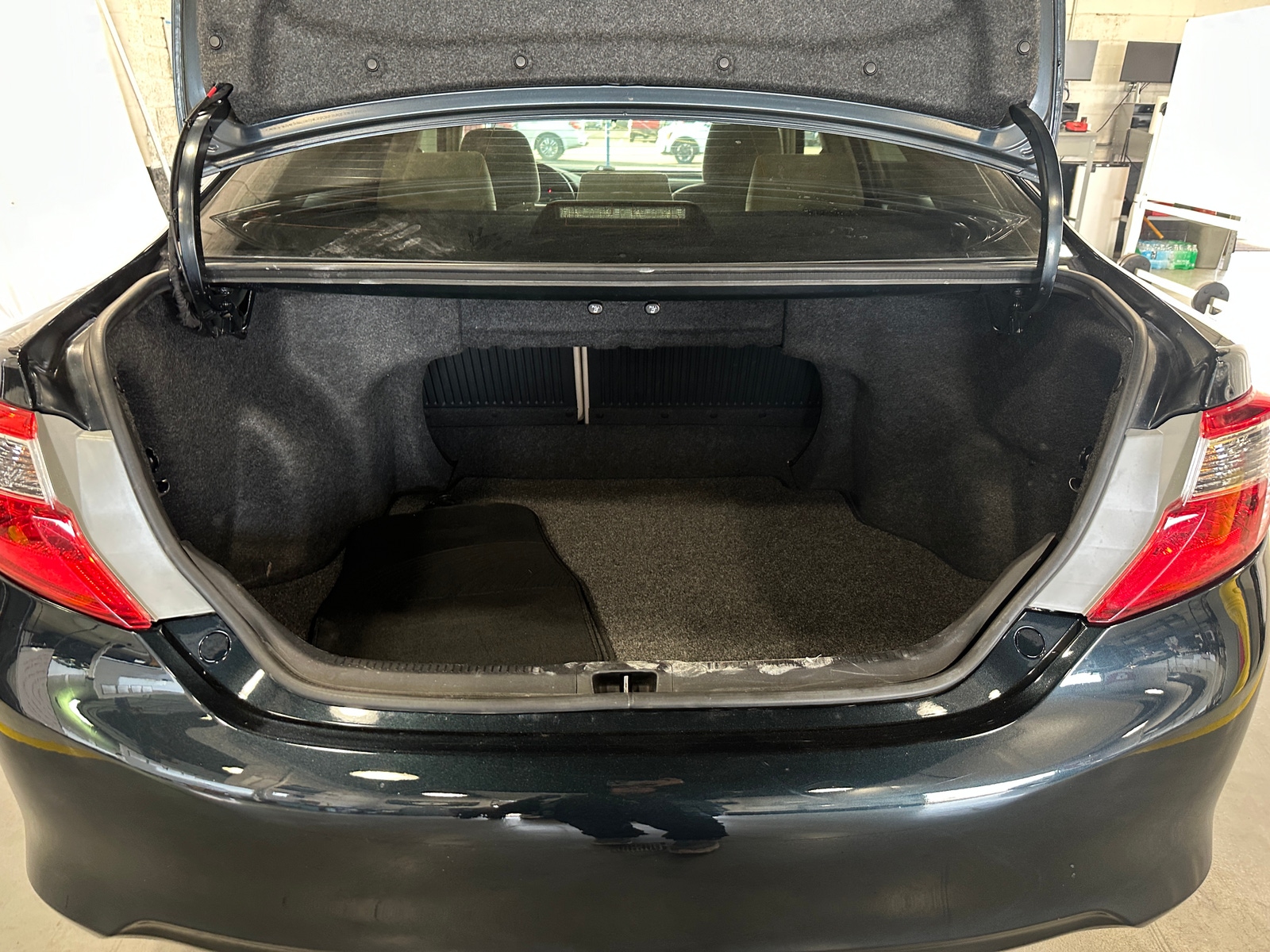 Thumbnail: 2012 Toyota Camry - 7