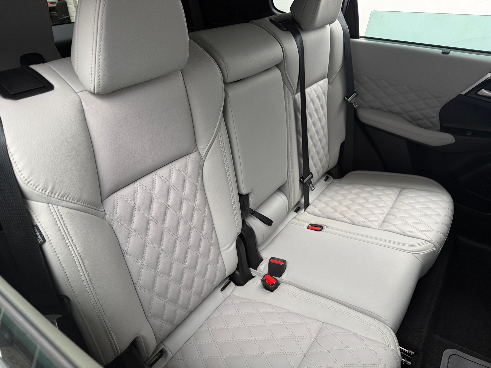 Thumbnail: 2023 Mitsubishi Outlander - 5