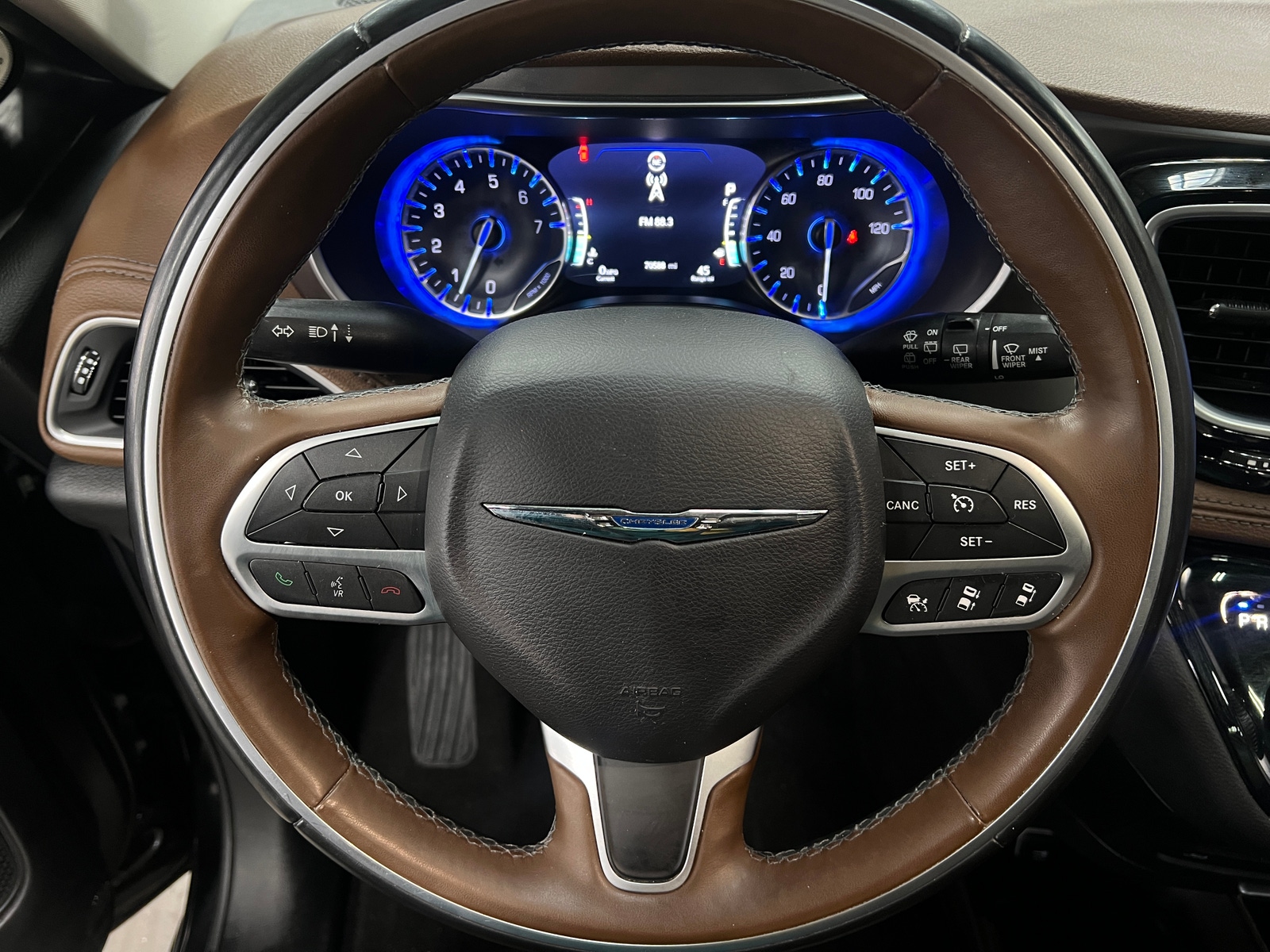 Thumbnail: 2017 Chrysler Pacifica - 4