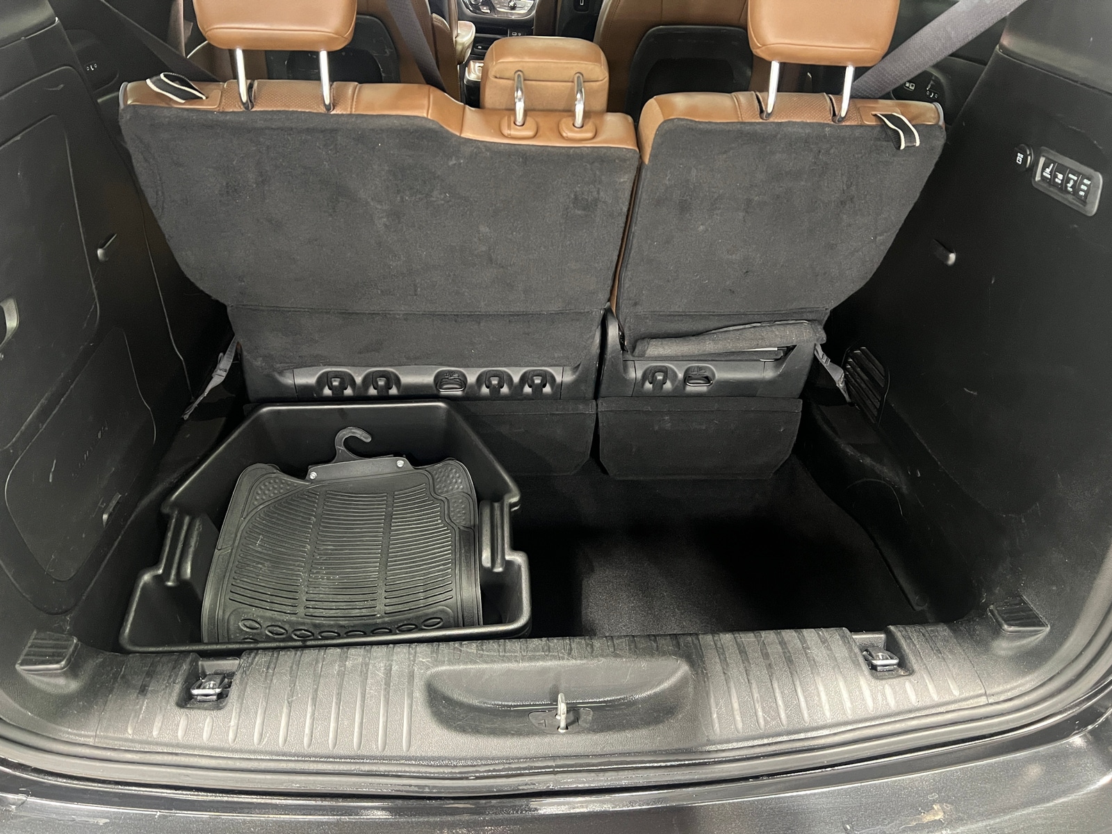 Thumbnail: 2017 Chrysler Pacifica - 6