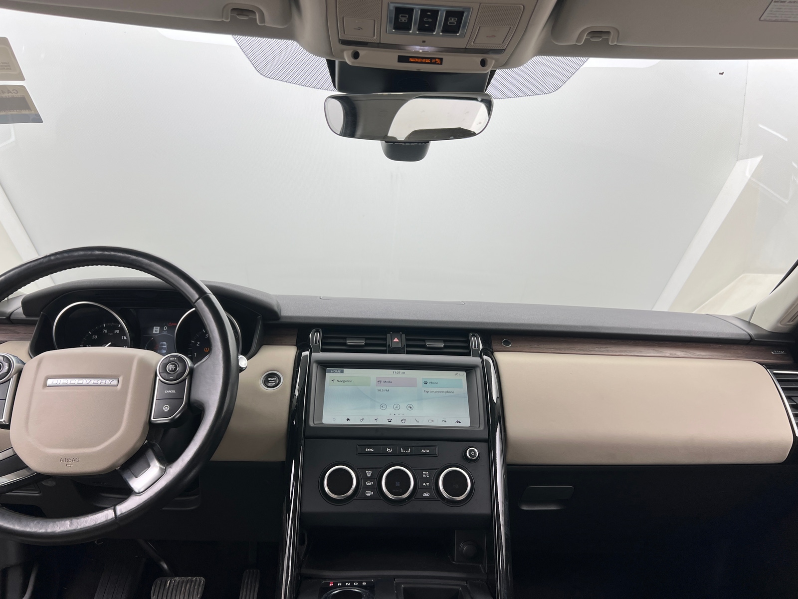 Thumbnail: 2018 Land Rover Discovery - 2