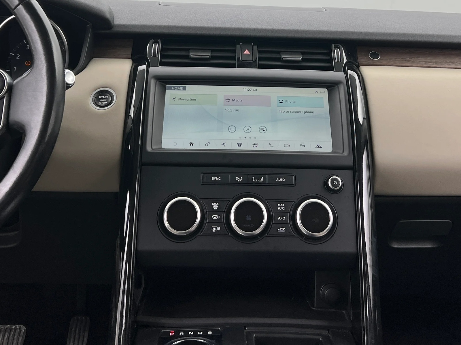 Thumbnail: 2018 Land Rover Discovery - 3