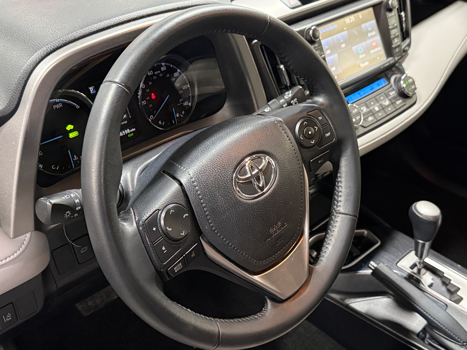 Thumbnail: 2017 Toyota RAV4 - 4