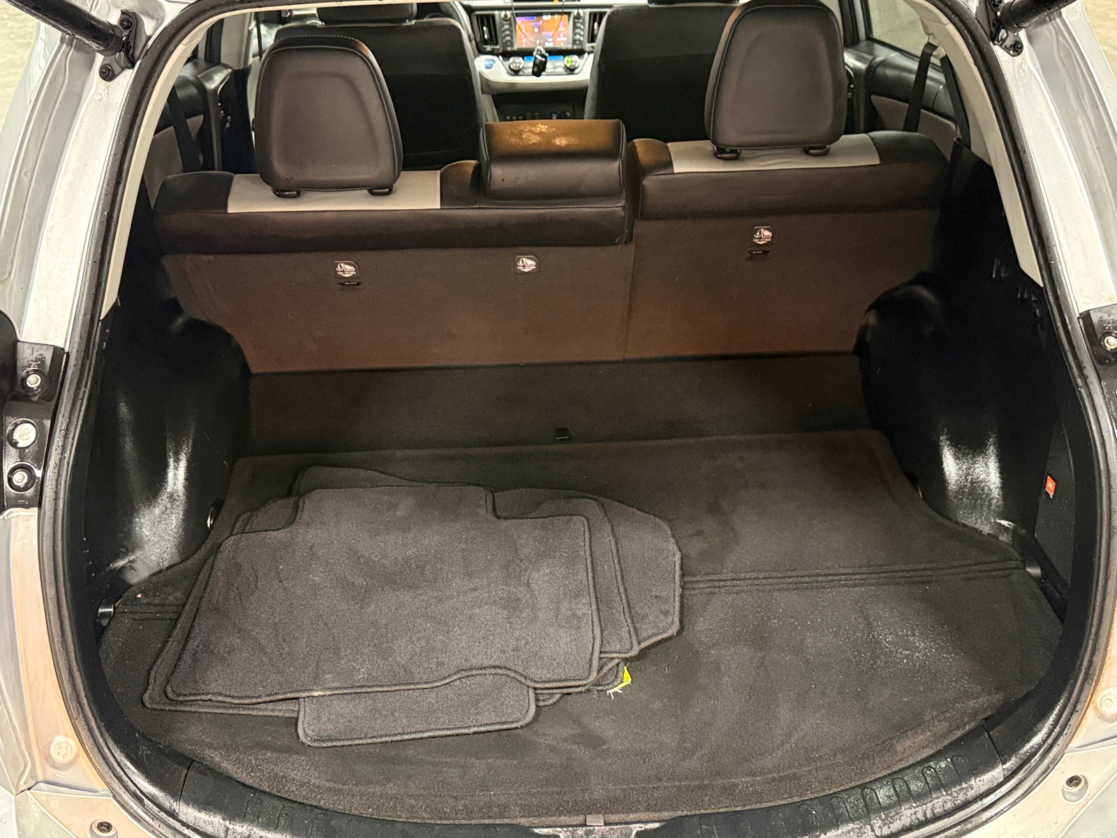 Thumbnail: 2017 Toyota RAV4 - 6