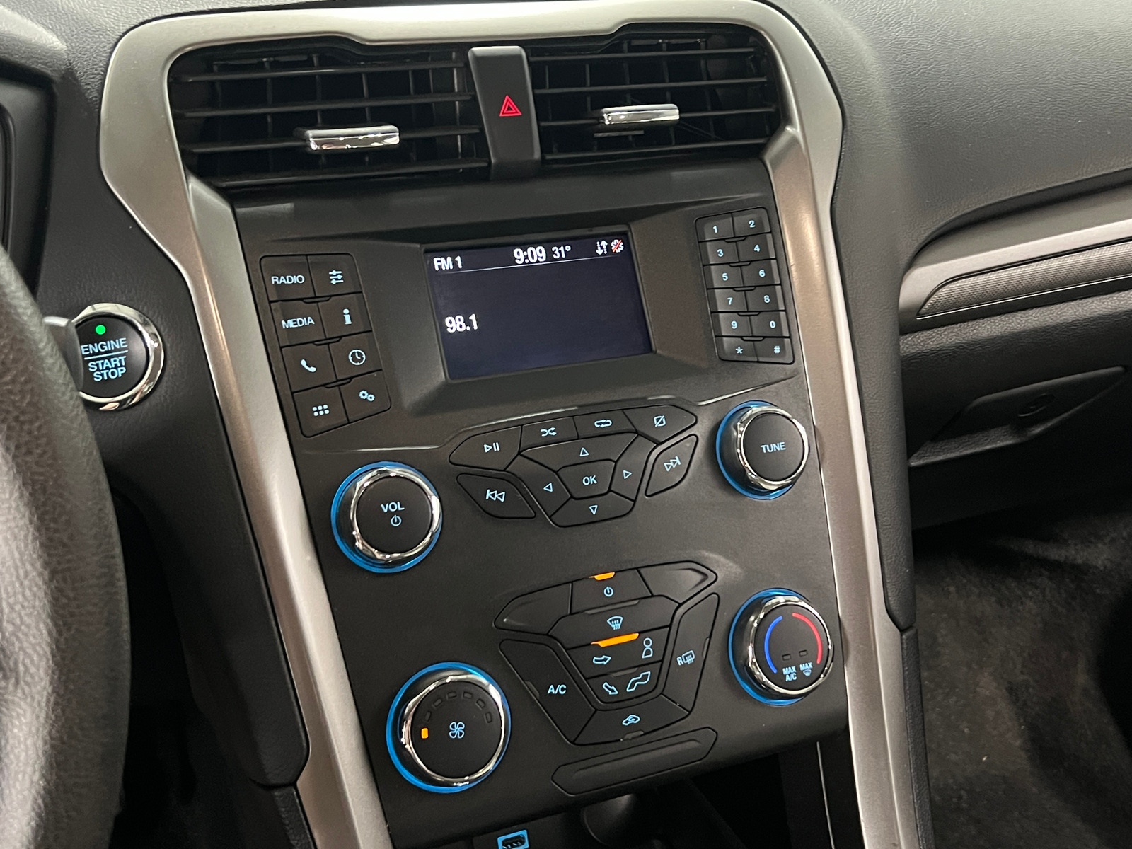 Thumbnail: 2020 Ford Fusion - 4