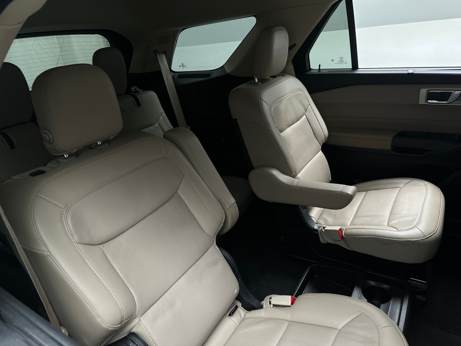 Thumbnail: 2020 Ford Explorer - 6