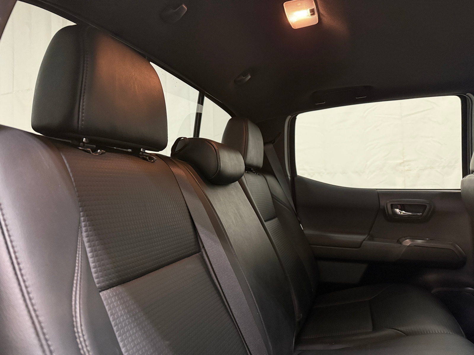 Thumbnail: 2018 Toyota Tacoma - 6