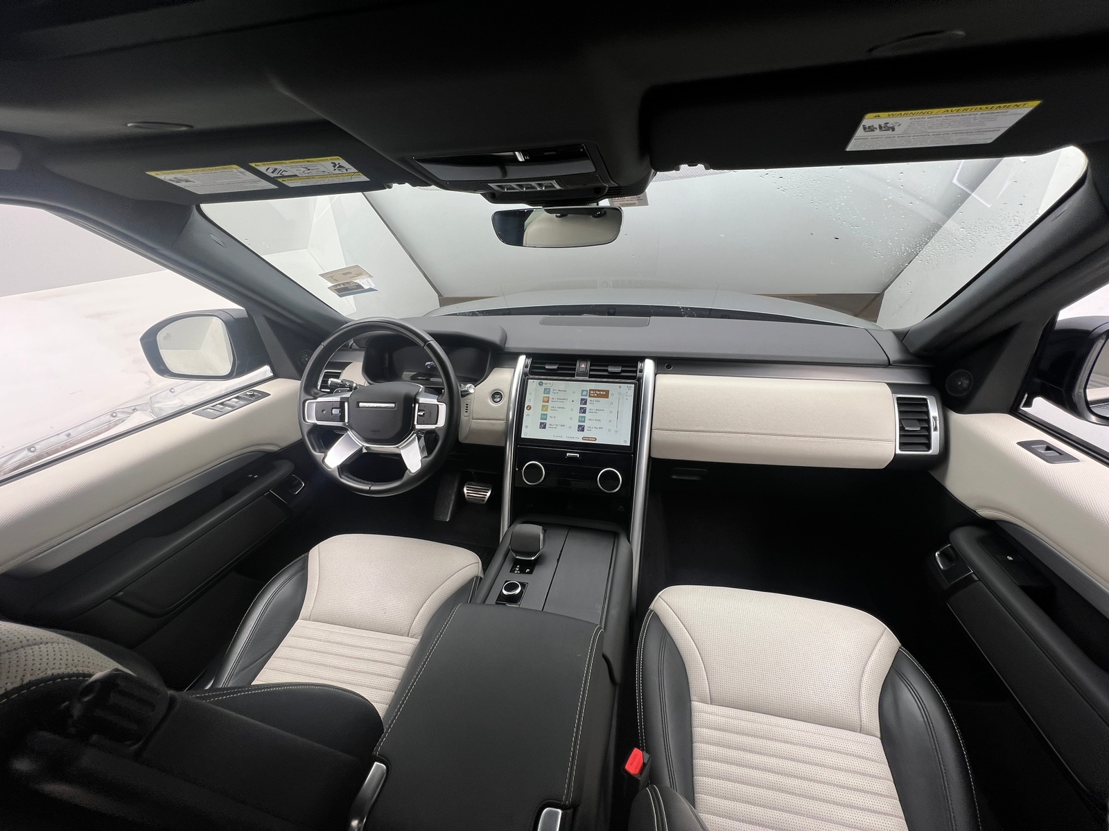 Thumbnail: 2021 Land Rover Discovery - 2