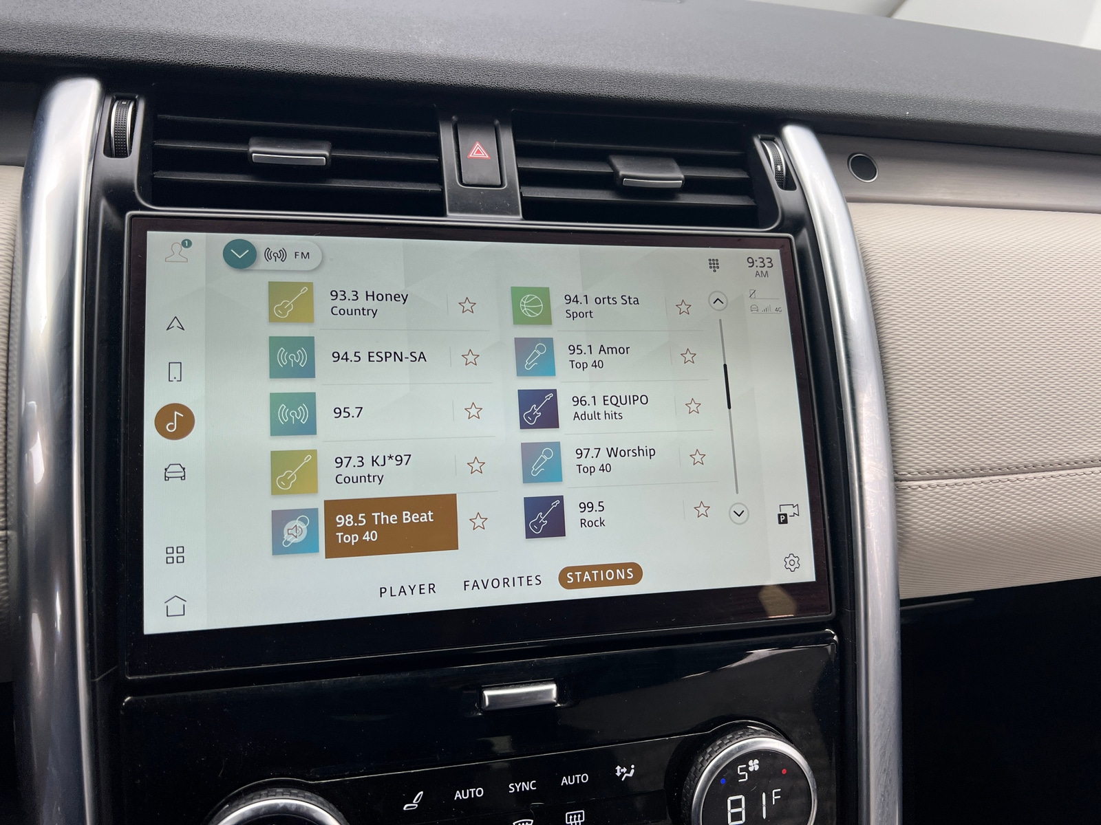 Thumbnail: 2021 Land Rover Discovery - 3