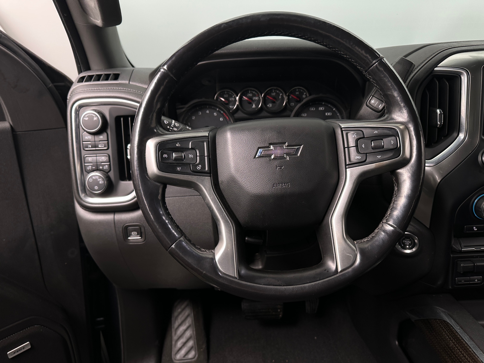 Thumbnail: 2019 Chevrolet Silverado 1500 - 5