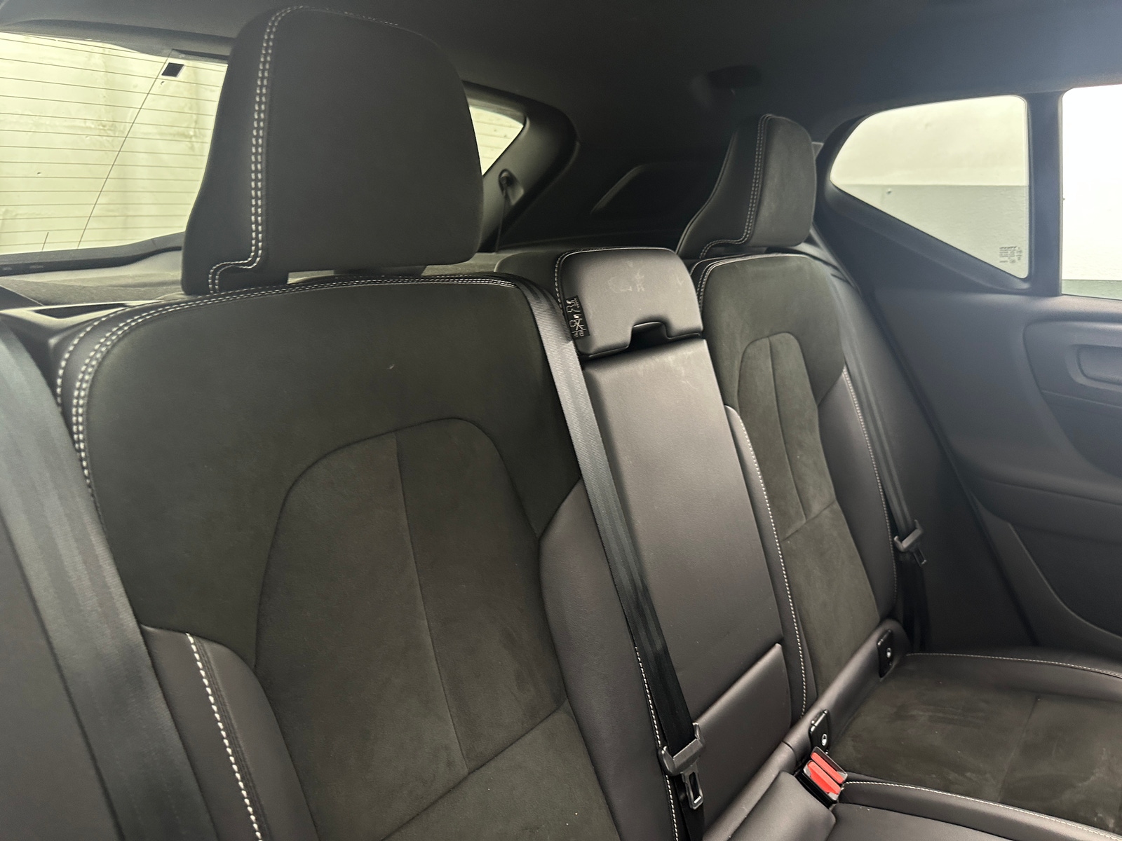 Thumbnail: 2022 Volvo XC40 - 6