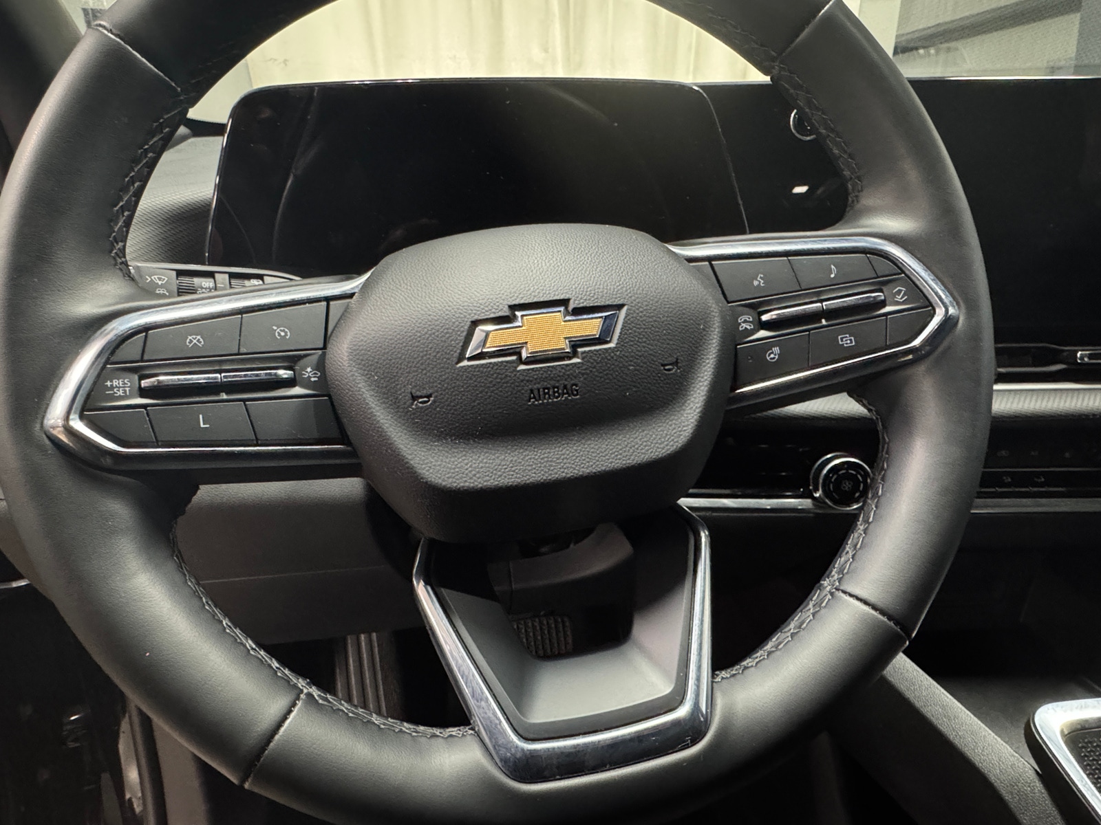 Thumbnail: 2025 Chevrolet Equinox - 5