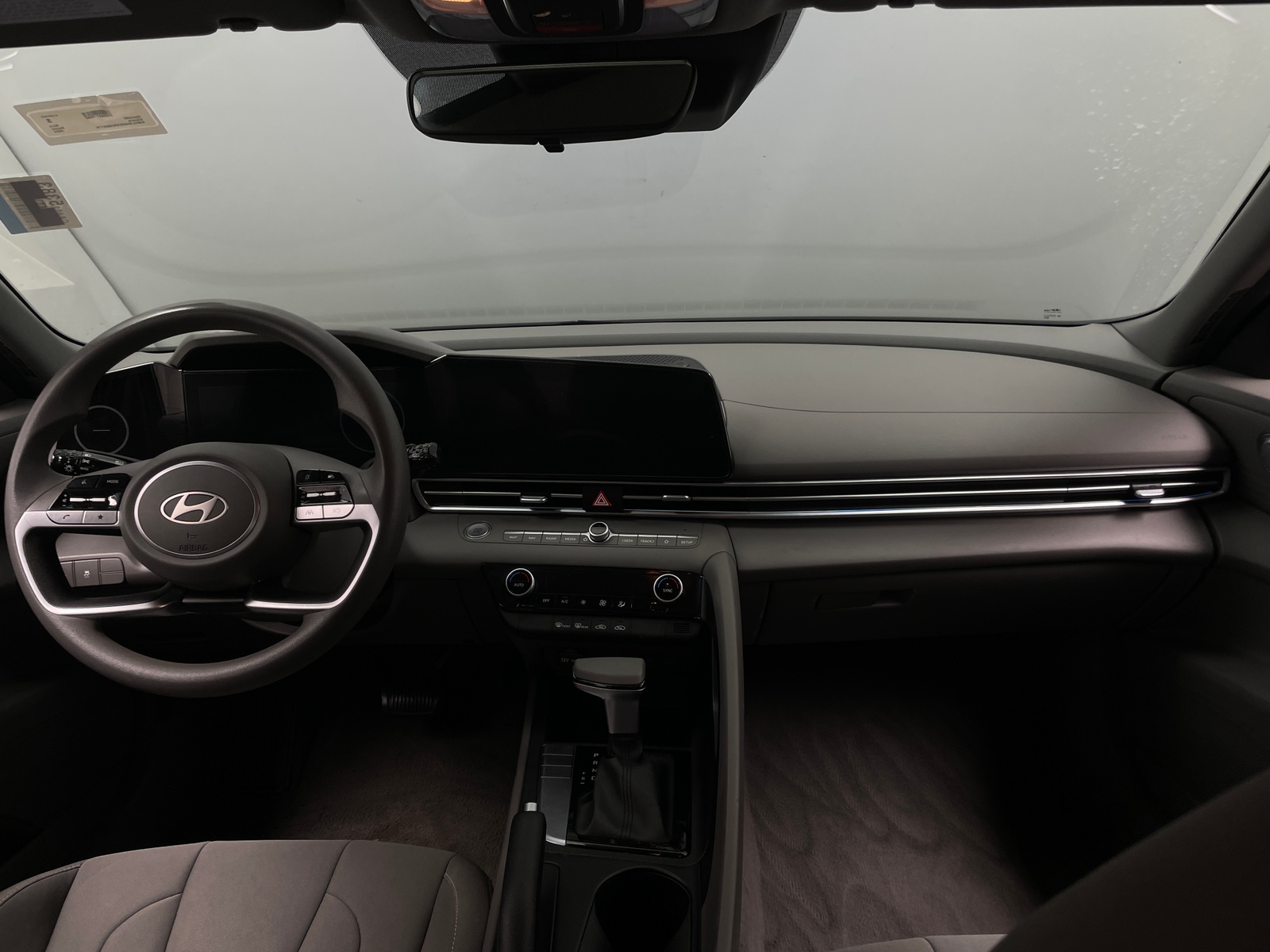 Thumbnail: 2024 Hyundai Elantra - 3