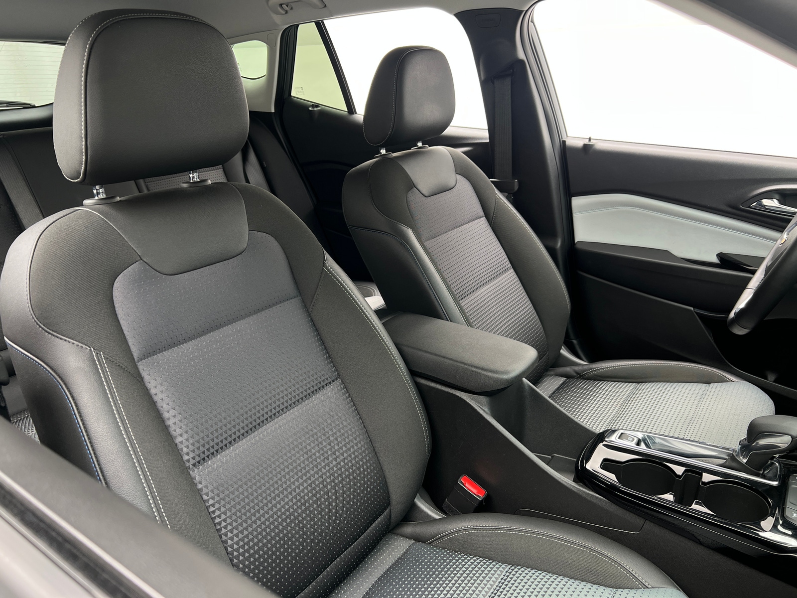 Thumbnail: 2025 Chevrolet Trax - 2