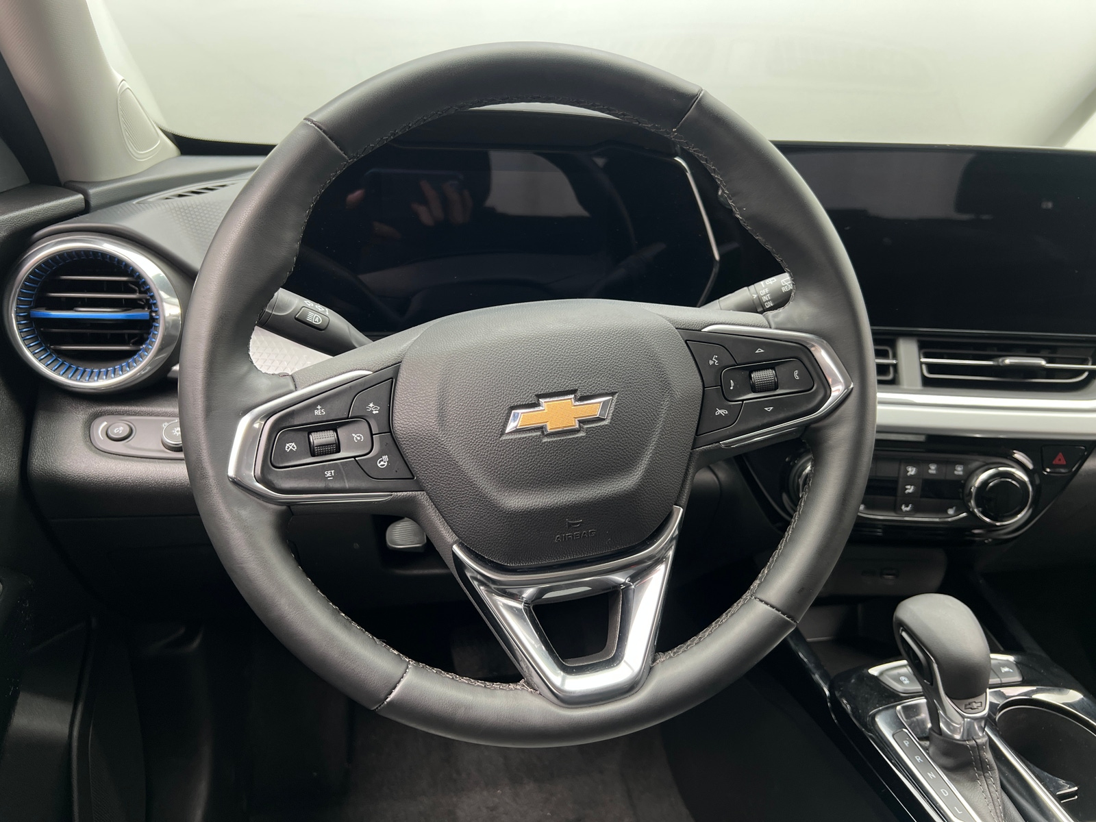 Thumbnail: 2025 Chevrolet Trax - 5