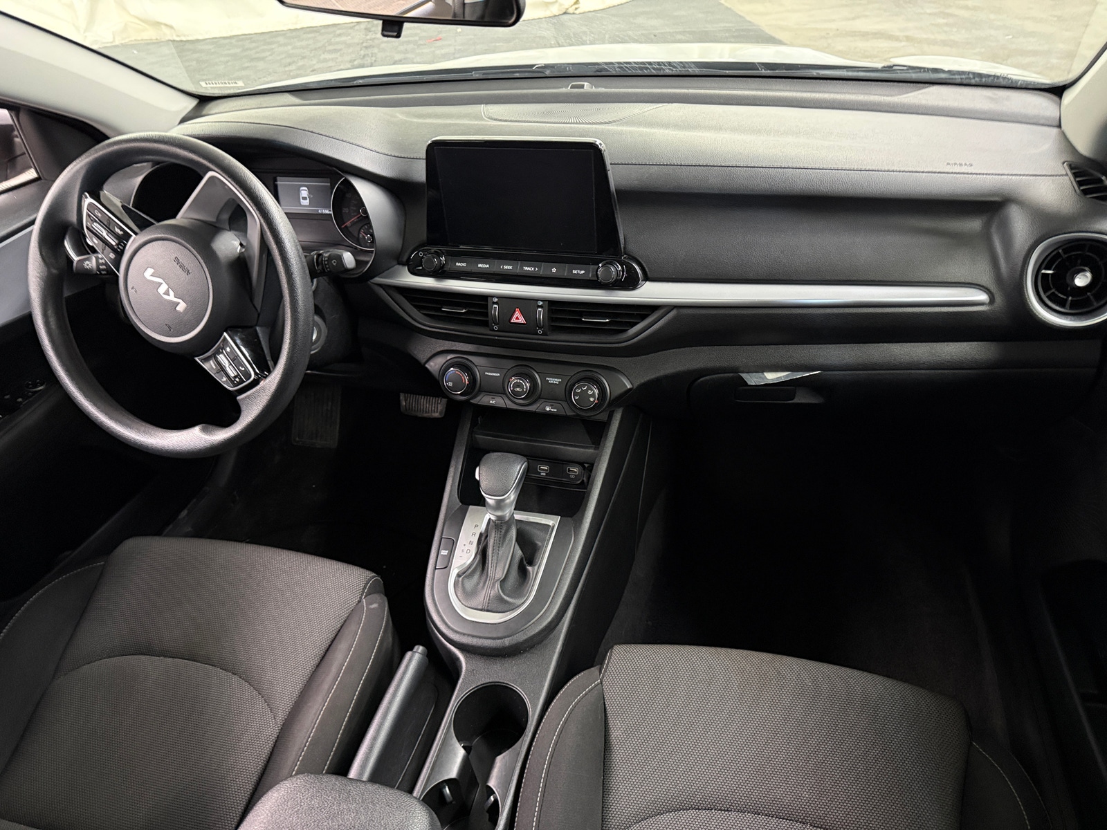 Thumbnail: 2024 Kia Forte - 3