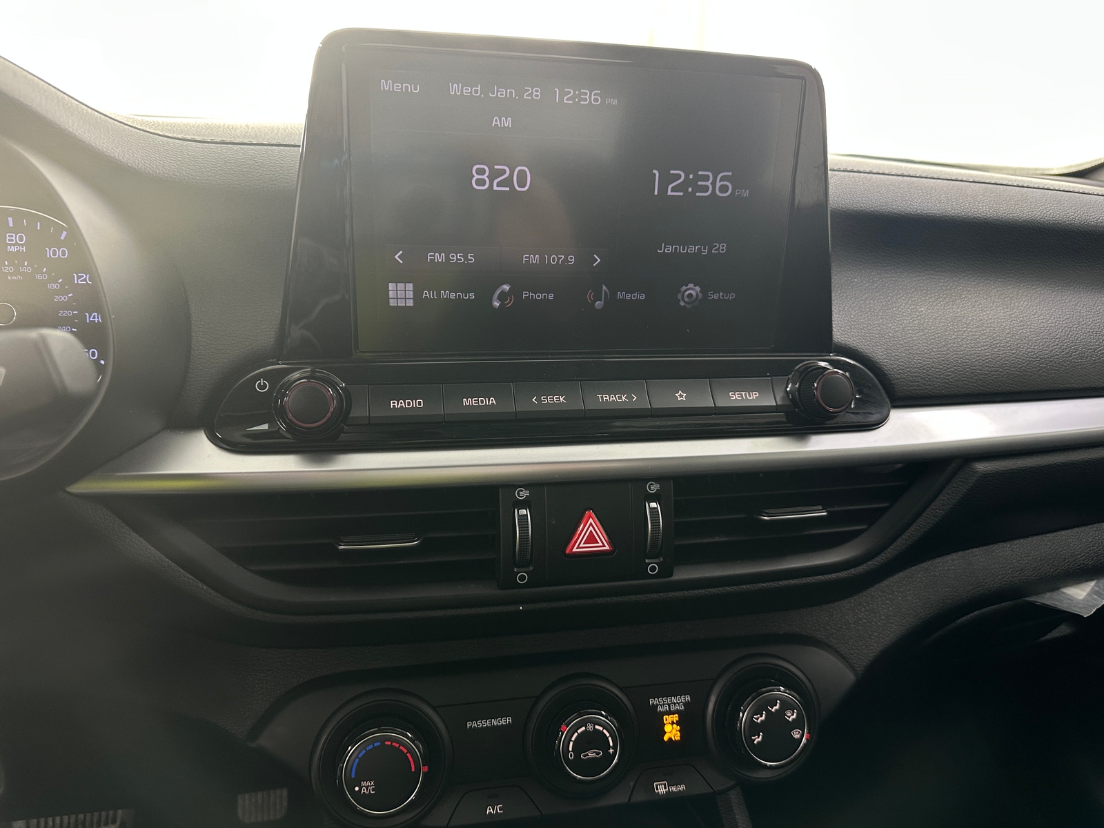 Thumbnail: 2024 Kia Forte - 4